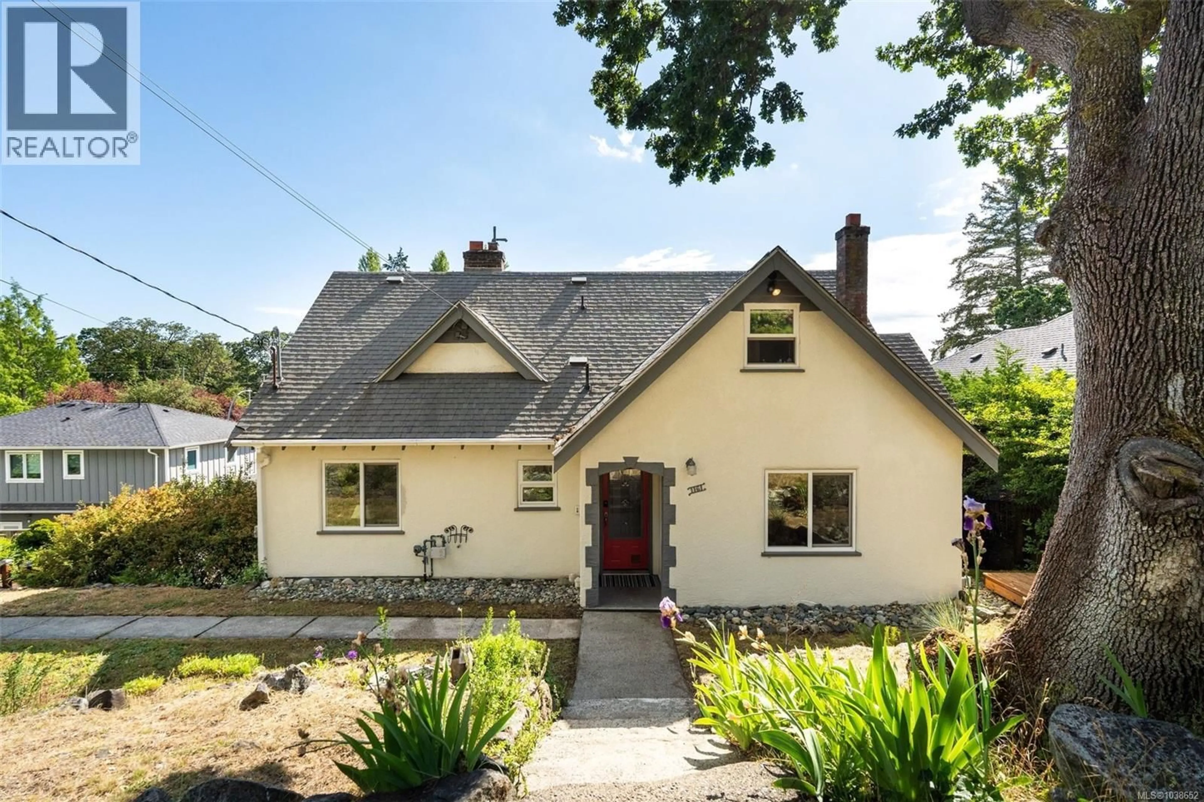 A pic from outside/outdoor area/front of a property/back of a property/a pic from drone, street for 1161 CLOVELLY TERRACE, Saanich British Columbia V8P1V7
