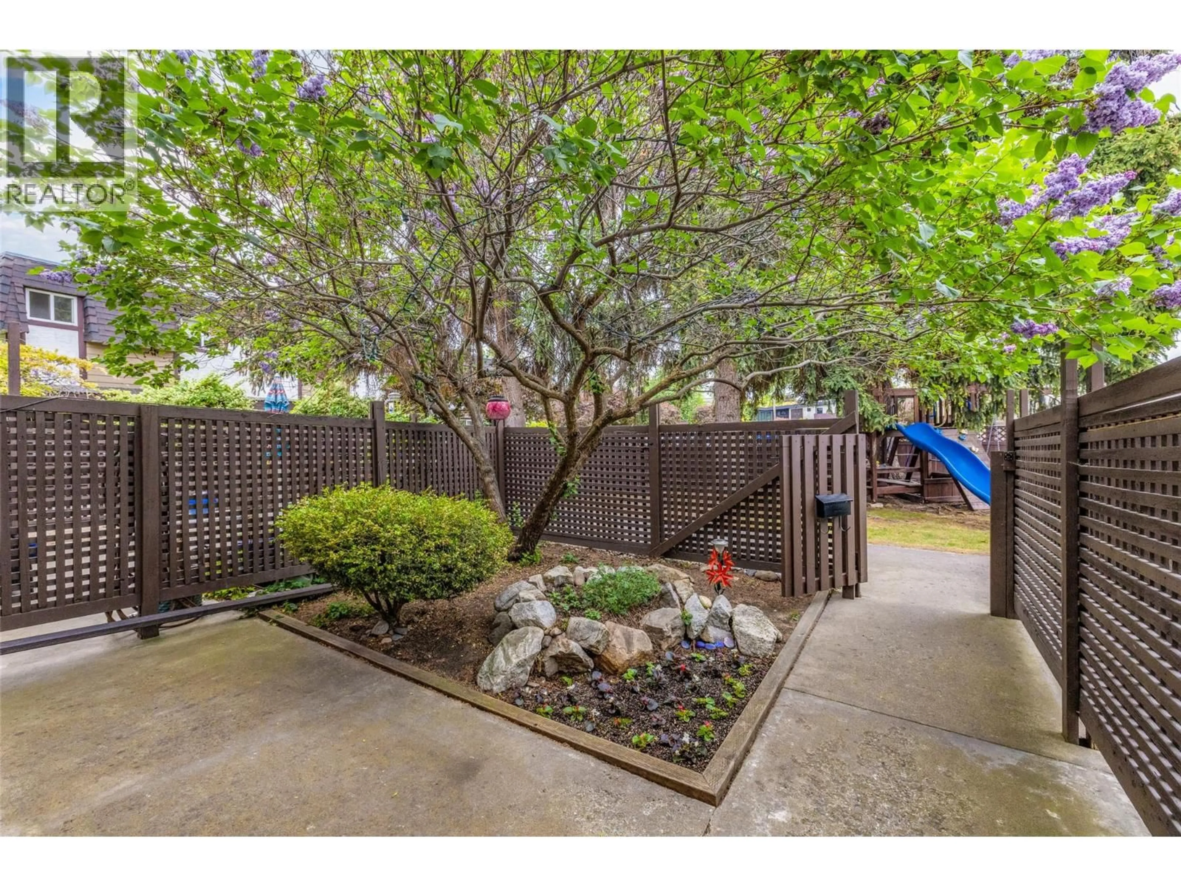 Patio, street for 2 - 3135 WALNUT STREET, Kelowna British Columbia V1W3T6
