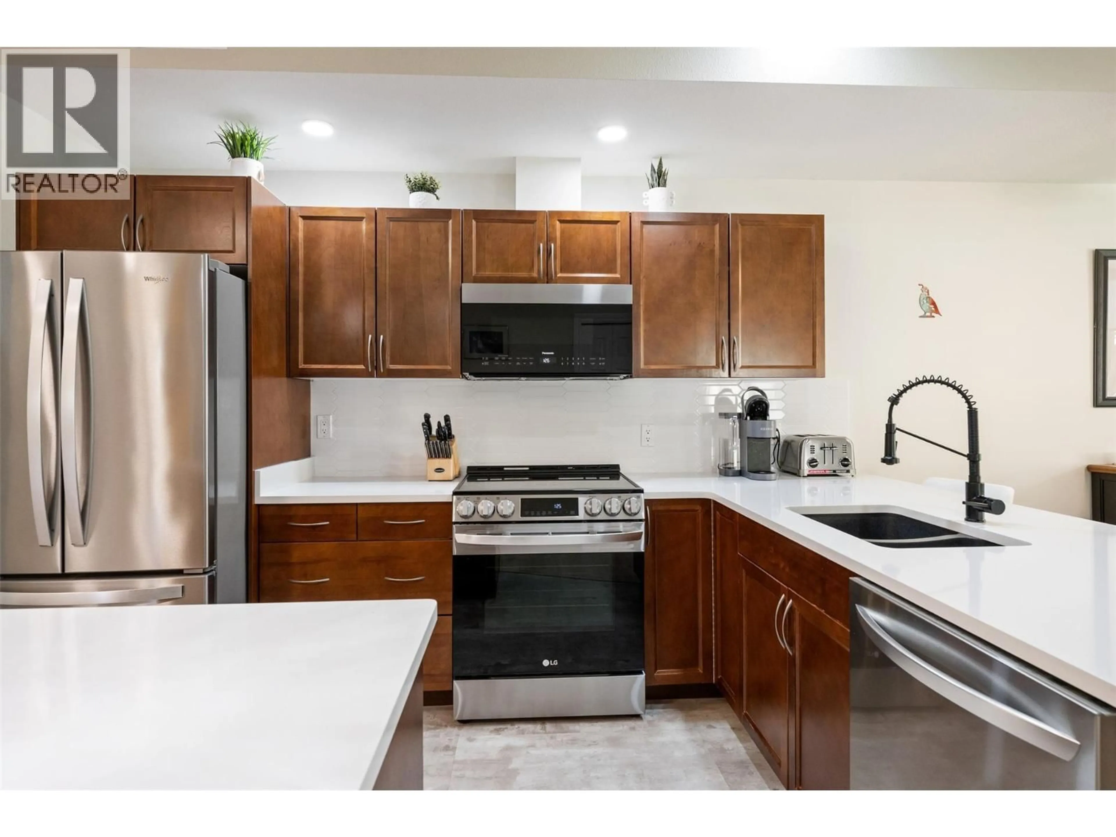Standard kitchen, ceramic/tile floor for 107B - 921 SPILLWAY ROAD, Oliver British Columbia V0H1T8