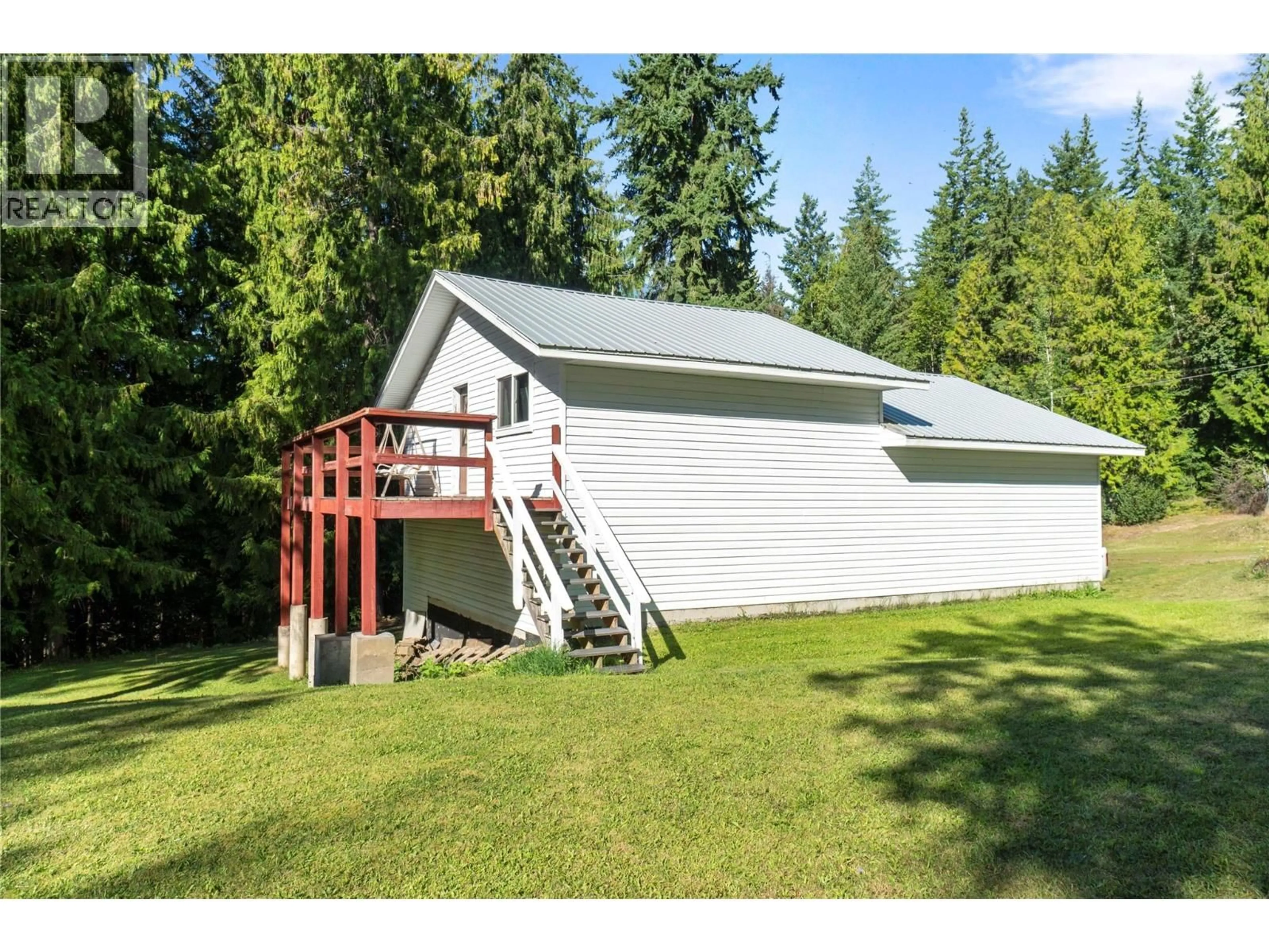 Shed for 6803 MAGNA BAY DRIVE, Magna Bay British Columbia V0E1M7