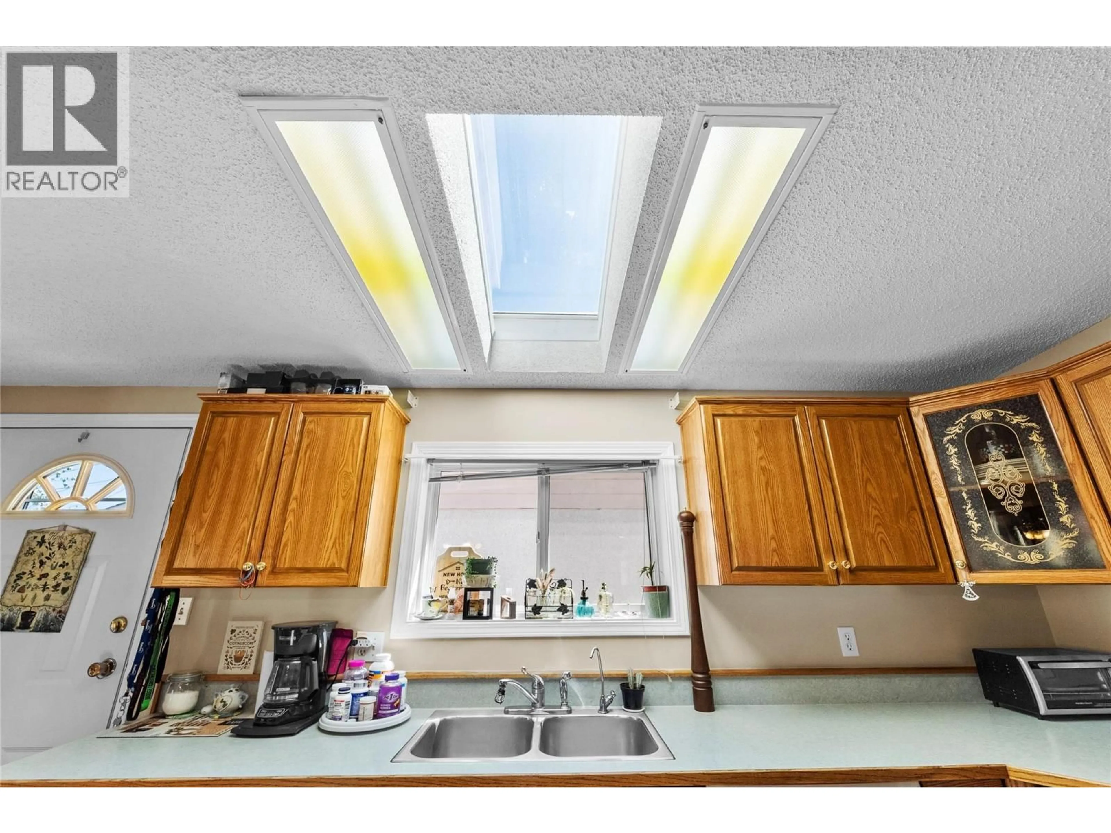 Standard kitchen, unknown for 1309 SPRUCE AVENUE, Merritt British Columbia V1K1L2