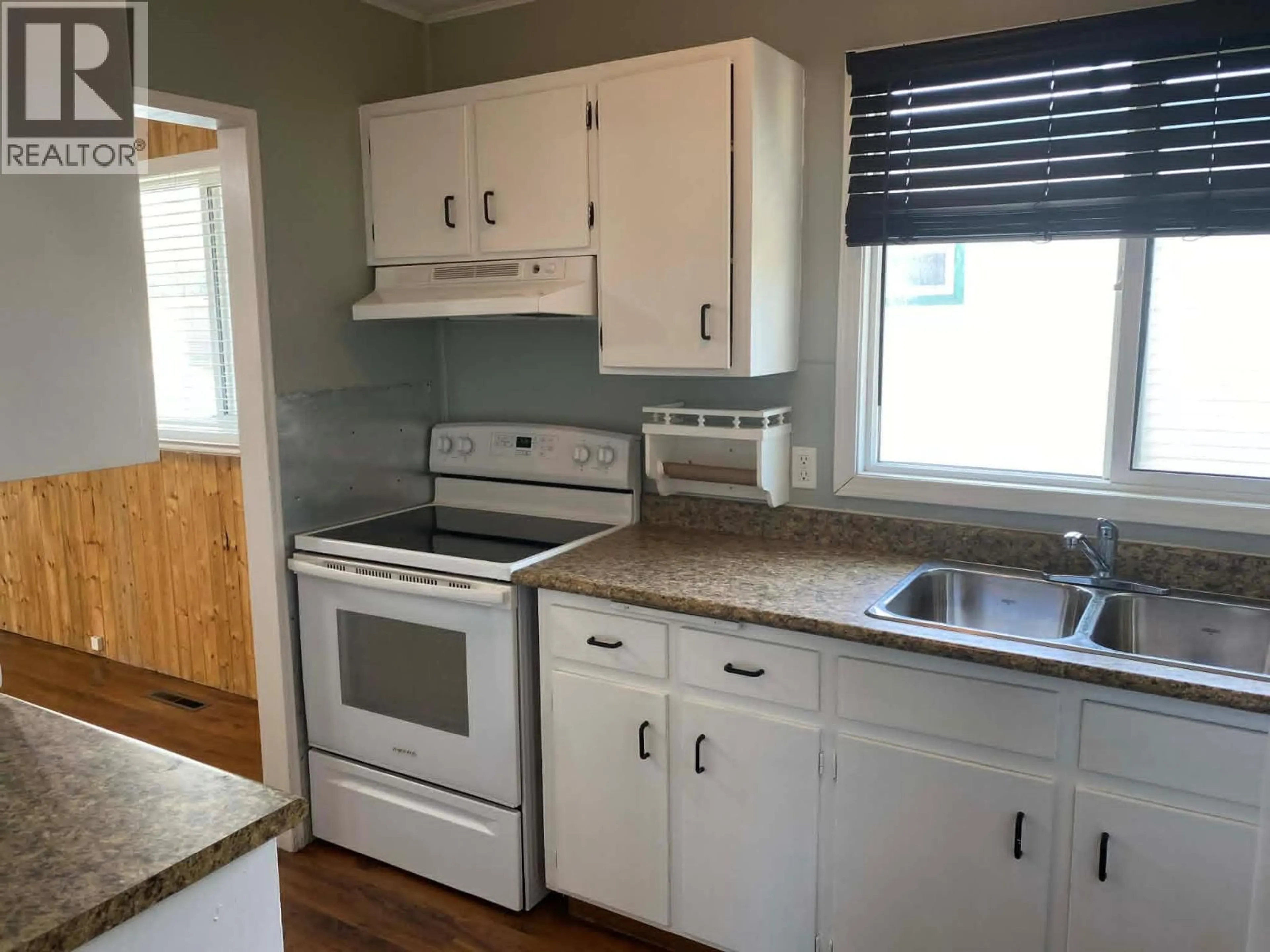 Standard kitchen, wood/laminate floor for 20 - 6549 WILDMARE ROAD, Chetwynd British Columbia V0C1J0