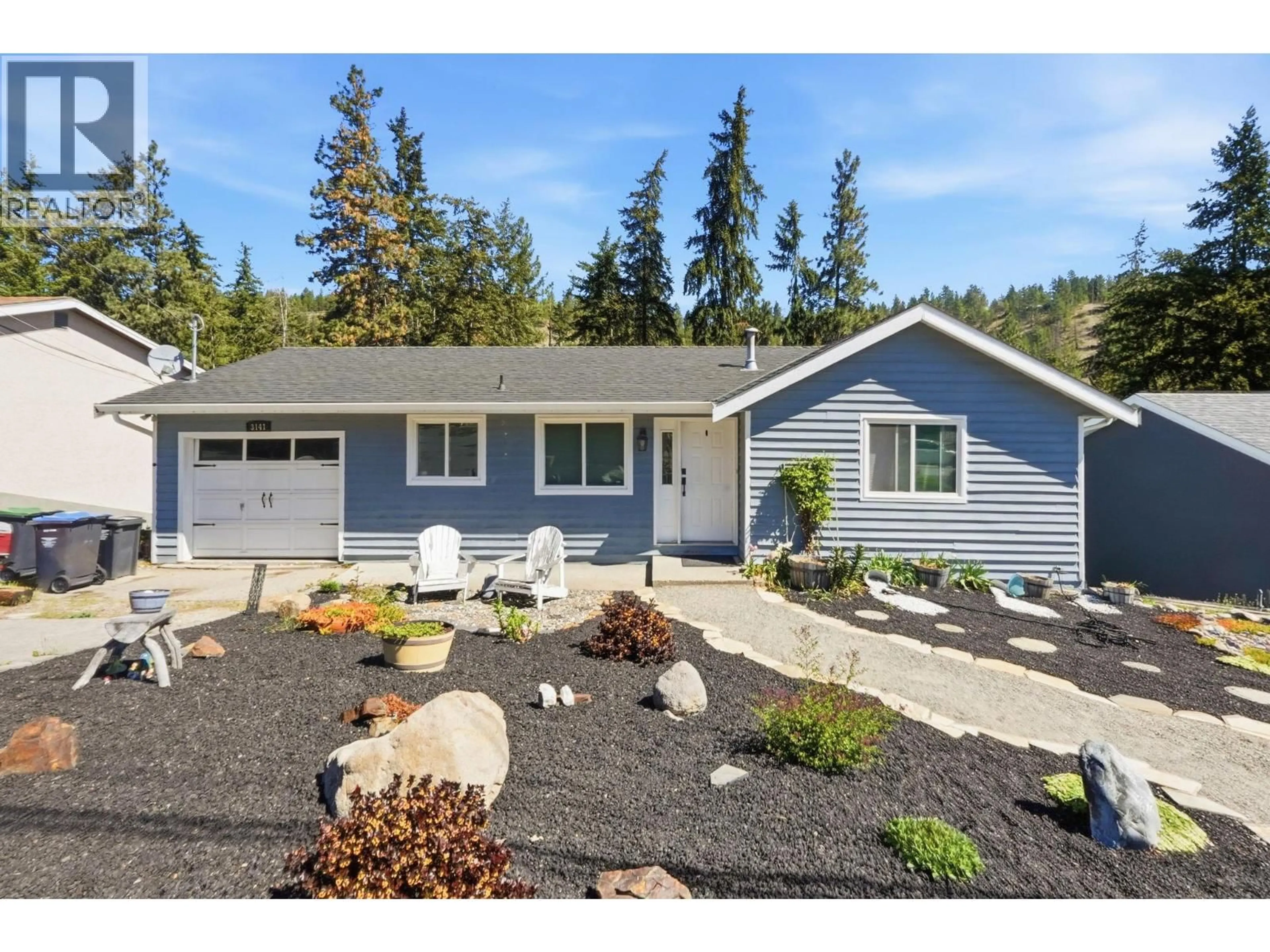 Home with vinyl exterior material, street for 3141 COVENTRY CRESCENT, West Kelowna British Columbia V4T1E8