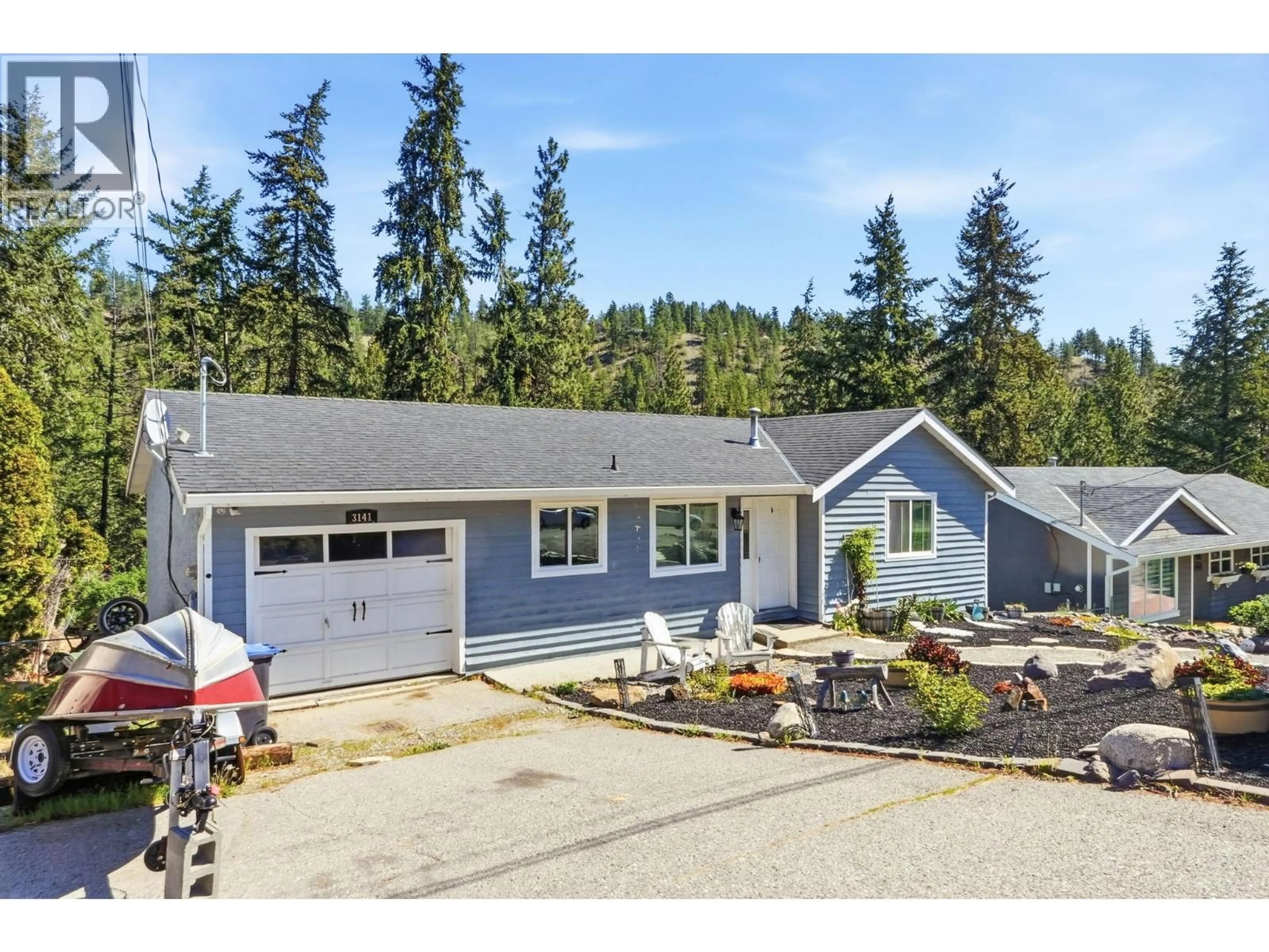 Home with vinyl exterior material, street for 3141 COVENTRY CRESCENT, West Kelowna British Columbia V4T1E8