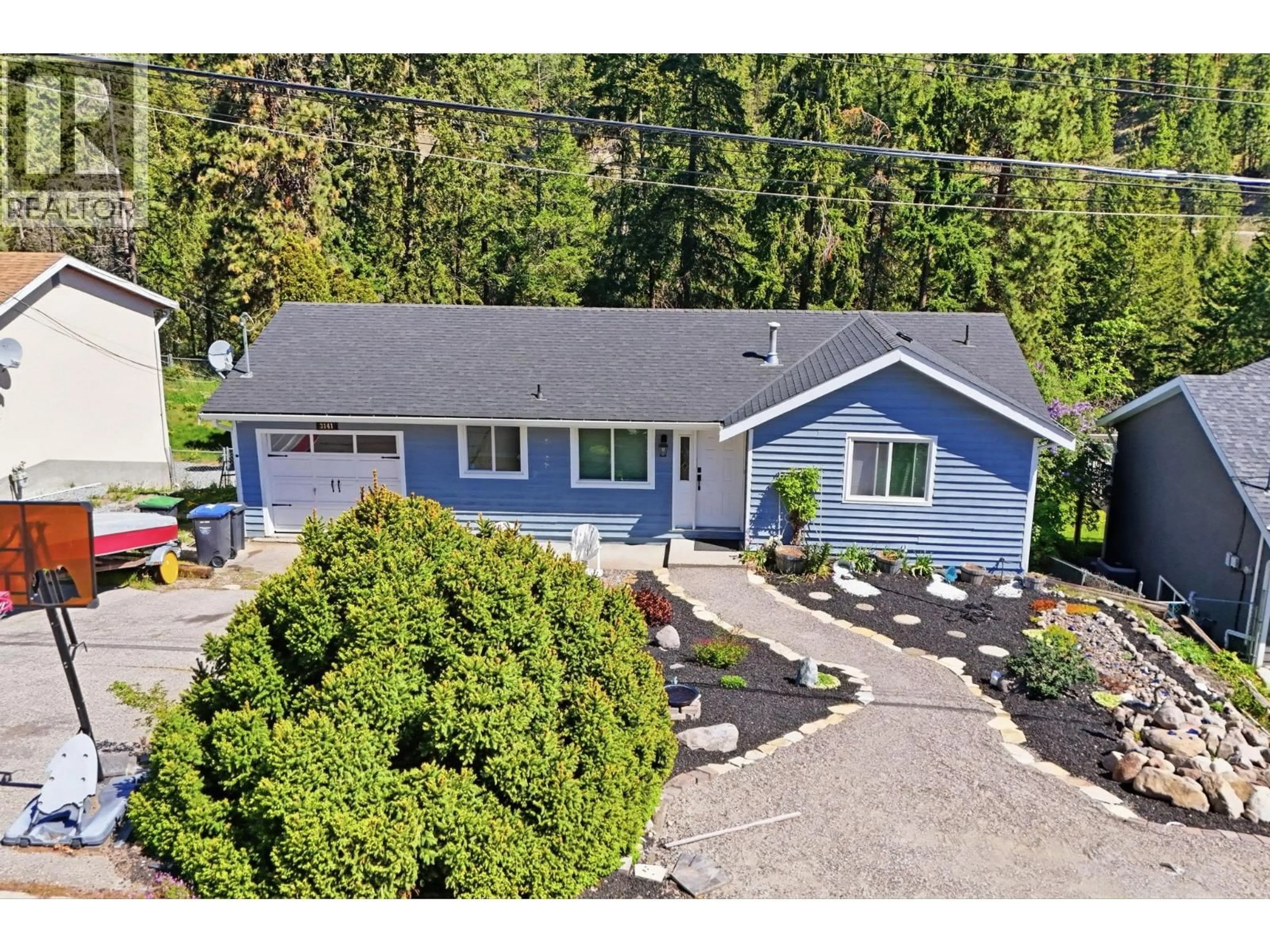 A pic from outside/outdoor area/front of a property/back of a property/a pic from drone, street for 3141 COVENTRY CRESCENT, West Kelowna British Columbia V4T1E8