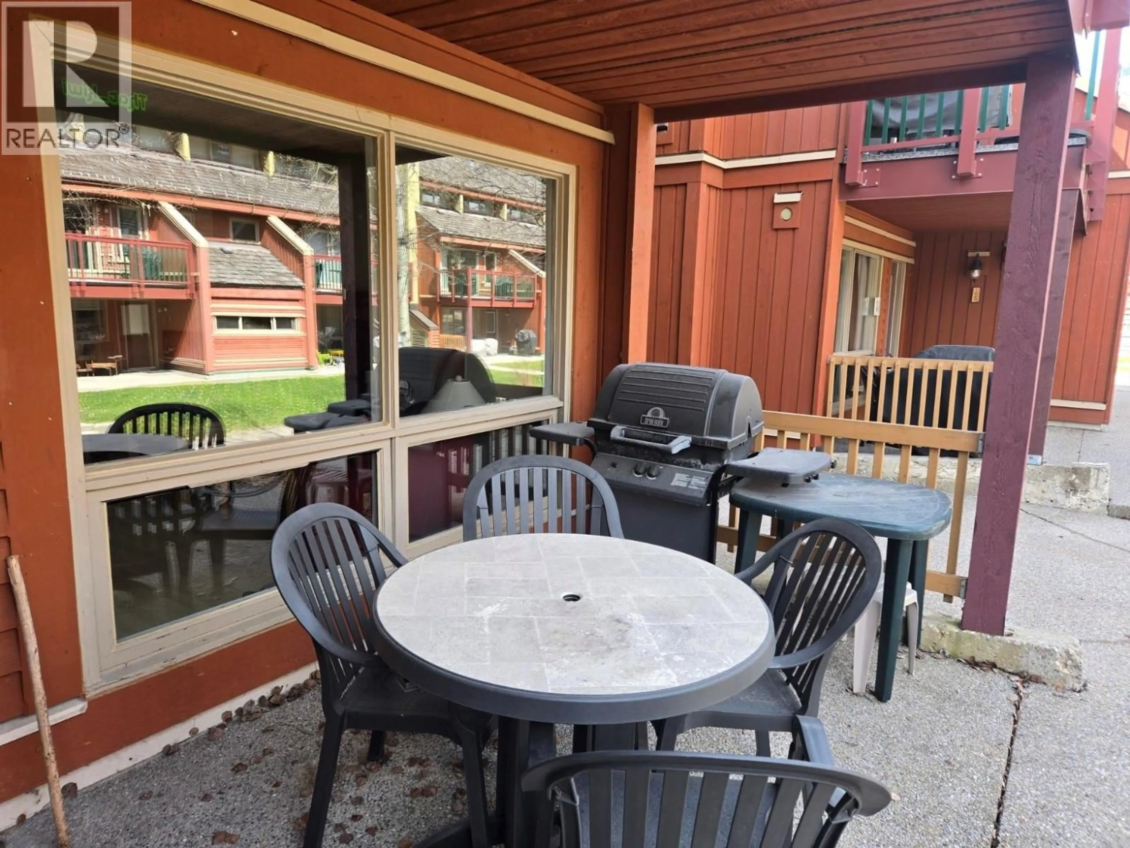 Patio, street for 1014 - 2030 PANORAMA DRIVE, Panorama British Columbia V0A1T0