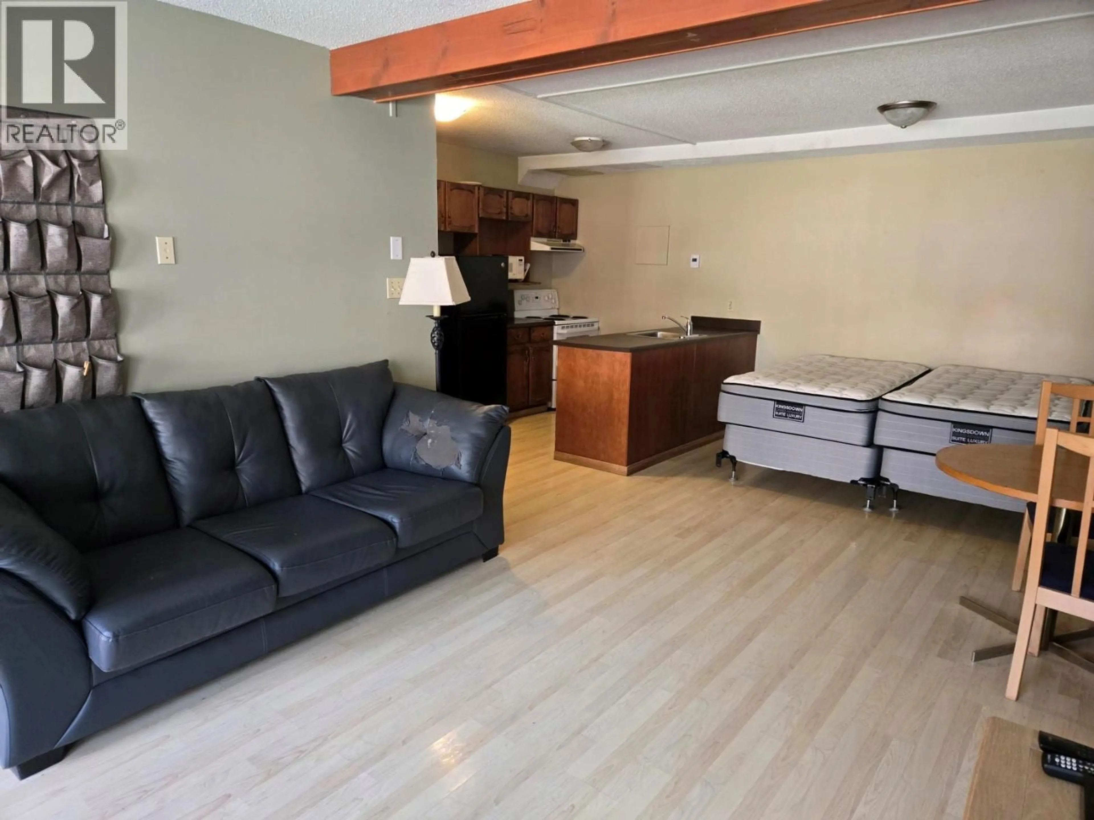 Living room with furniture, unknown for 1014 - 2030 PANORAMA DRIVE, Panorama British Columbia V0A1T0