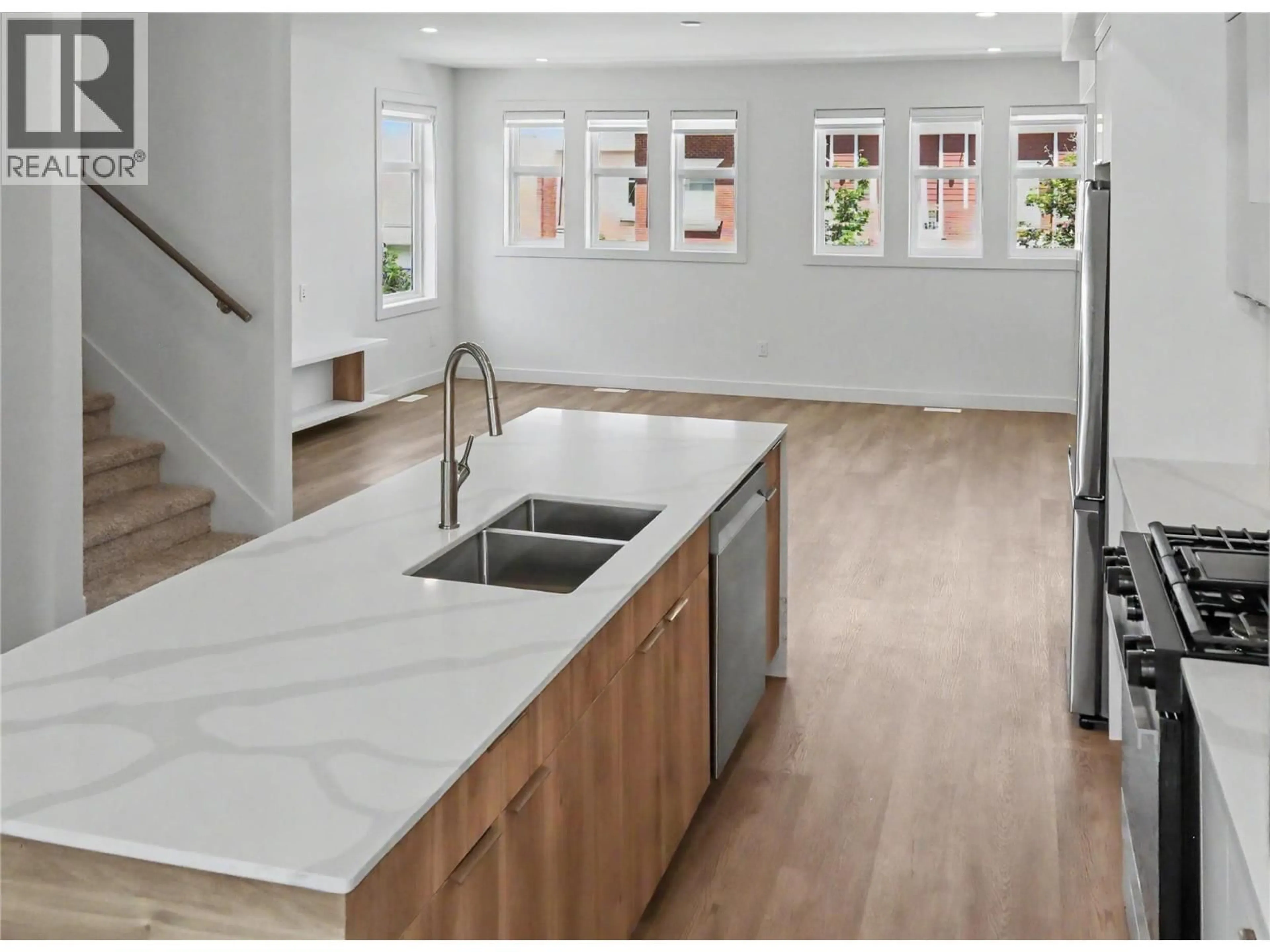 Open concept kitchen, ceramic/tile floor for 116 - 5300 MAIN STREET, Kelowna British Columbia V1W0C1