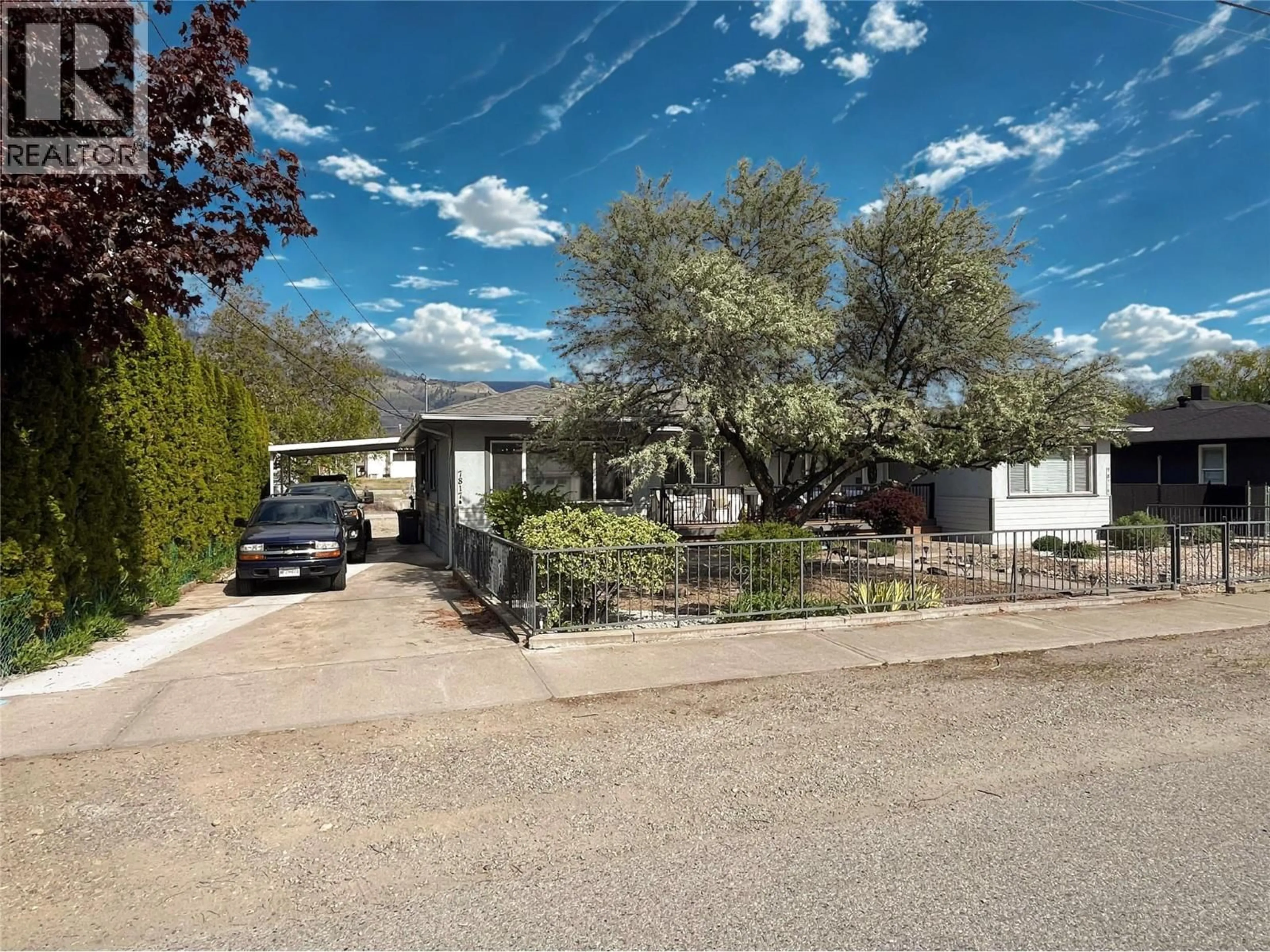 A pic from outside/outdoor area/front of a property/back of a property/a pic from drone, street for 7817 89TH STREET, Osoyoos British Columbia V0H1V0