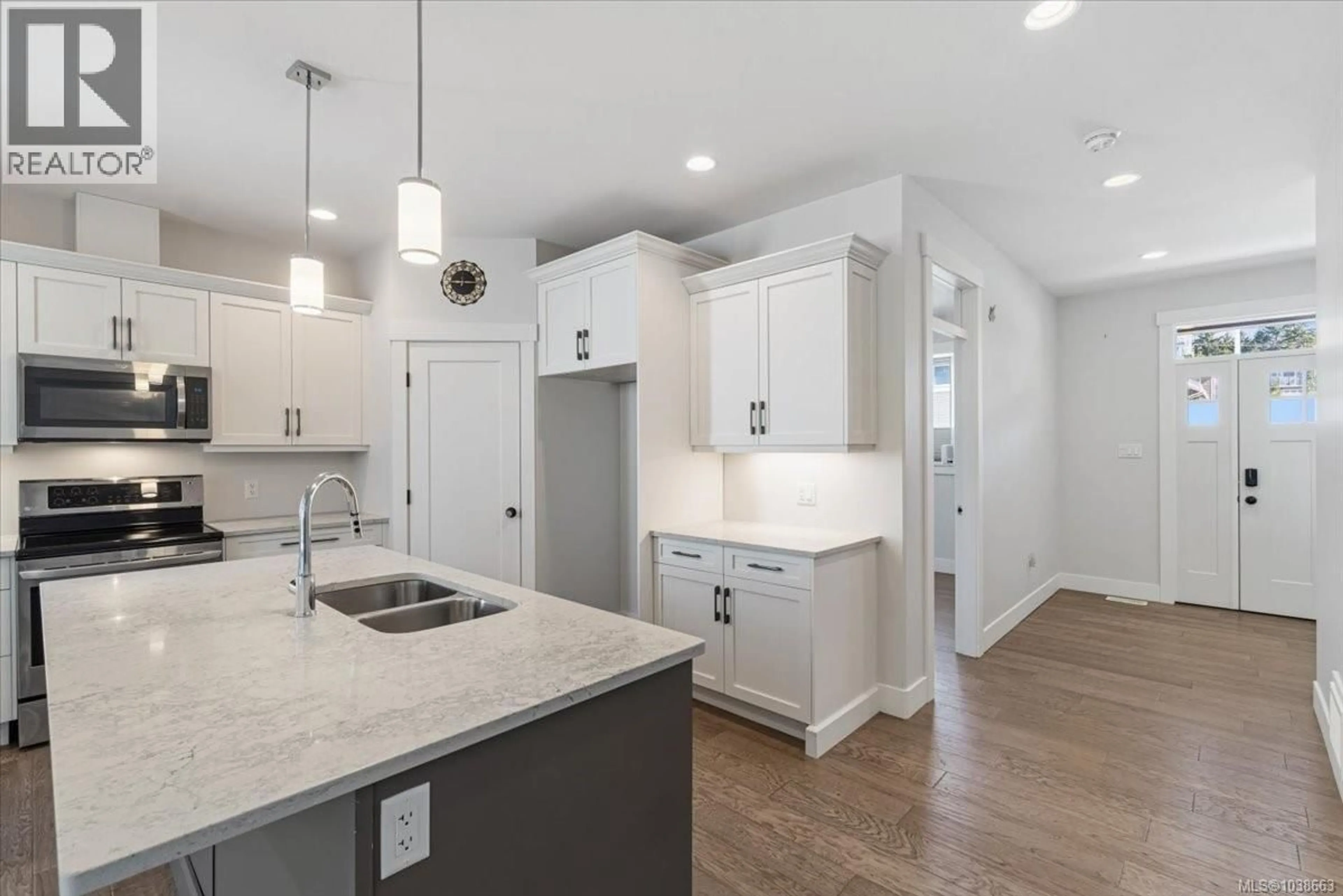 Open concept kitchen, ceramic/tile floor for 3825 MARJORIE WAY, Nanaimo British Columbia V9T0K3