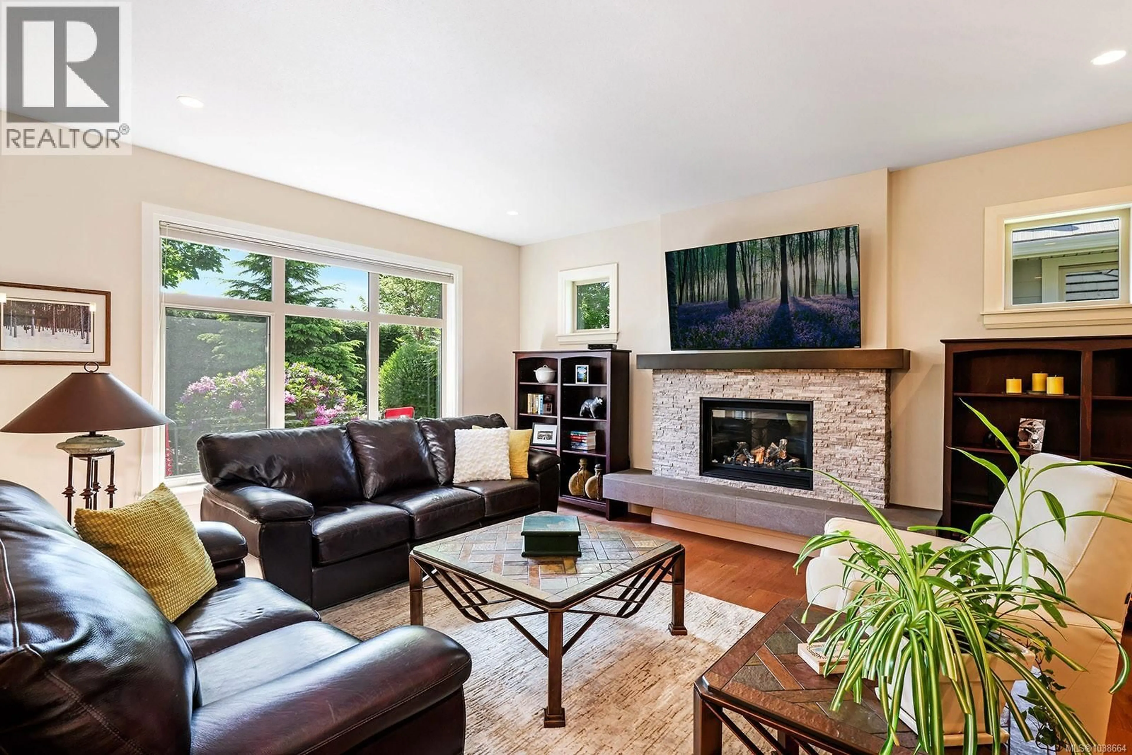 Living room with furniture, ceramic/tile floor for 107 - 2828 BRISTOL WAY, Courtenay British Columbia V9N0C5