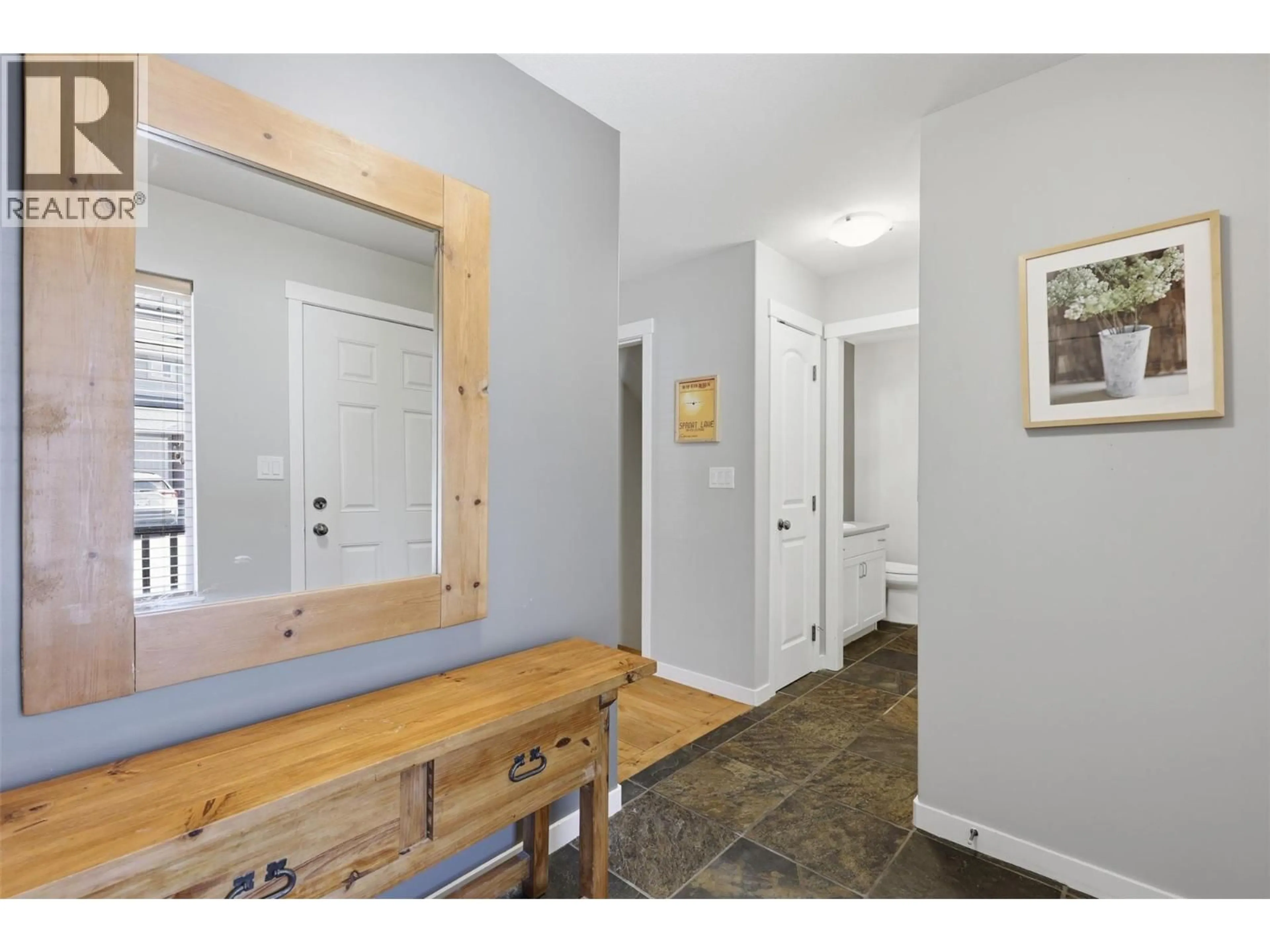 Indoor entryway for 13 - 1900 HUGH ALLAN DRIVE, Kamloops British Columbia V1S0A8