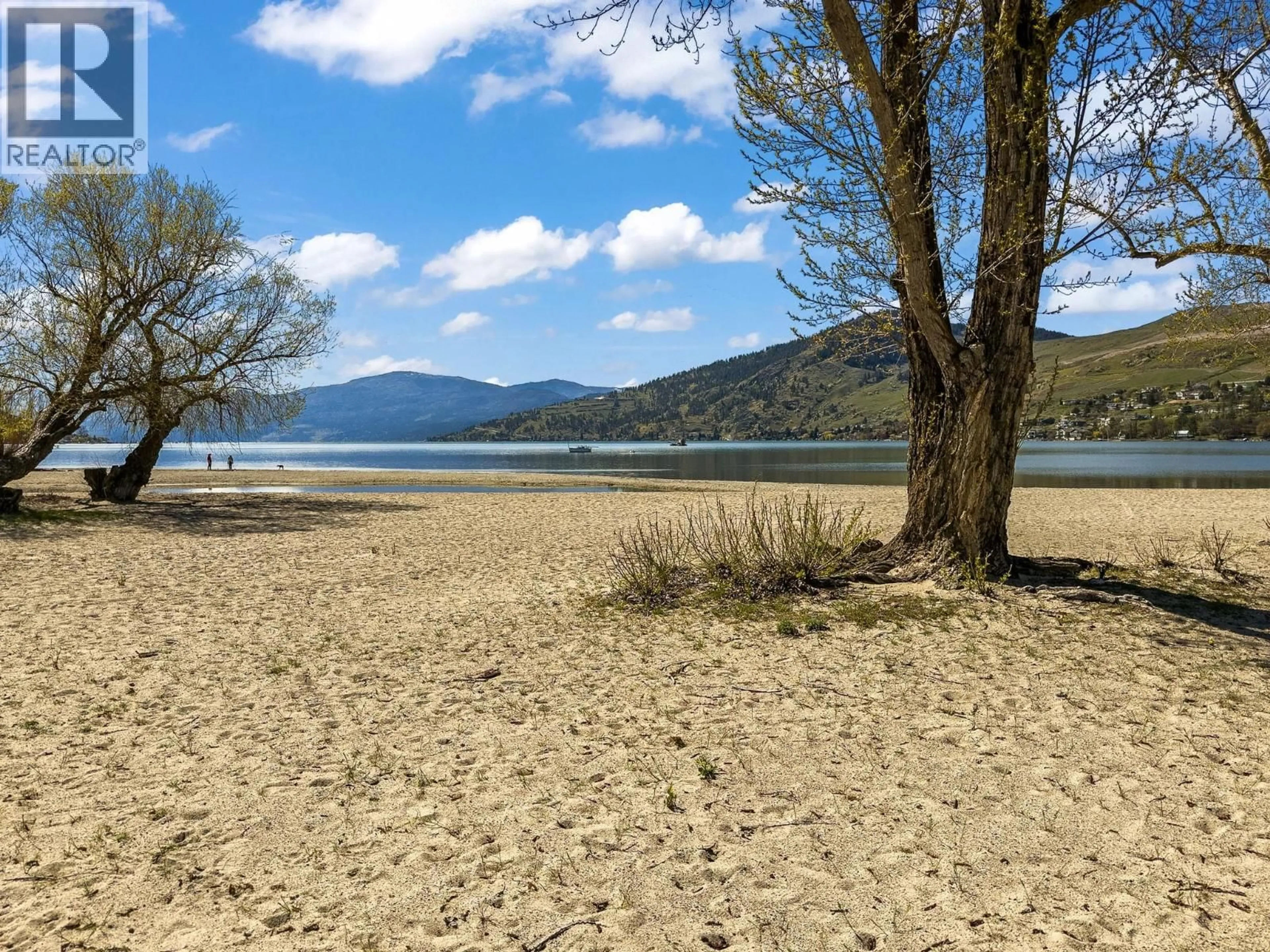 Patio, water/lake/river/ocean view for 36 - 2727 LAKESHORE ROAD, Vernon British Columbia V1H1X5