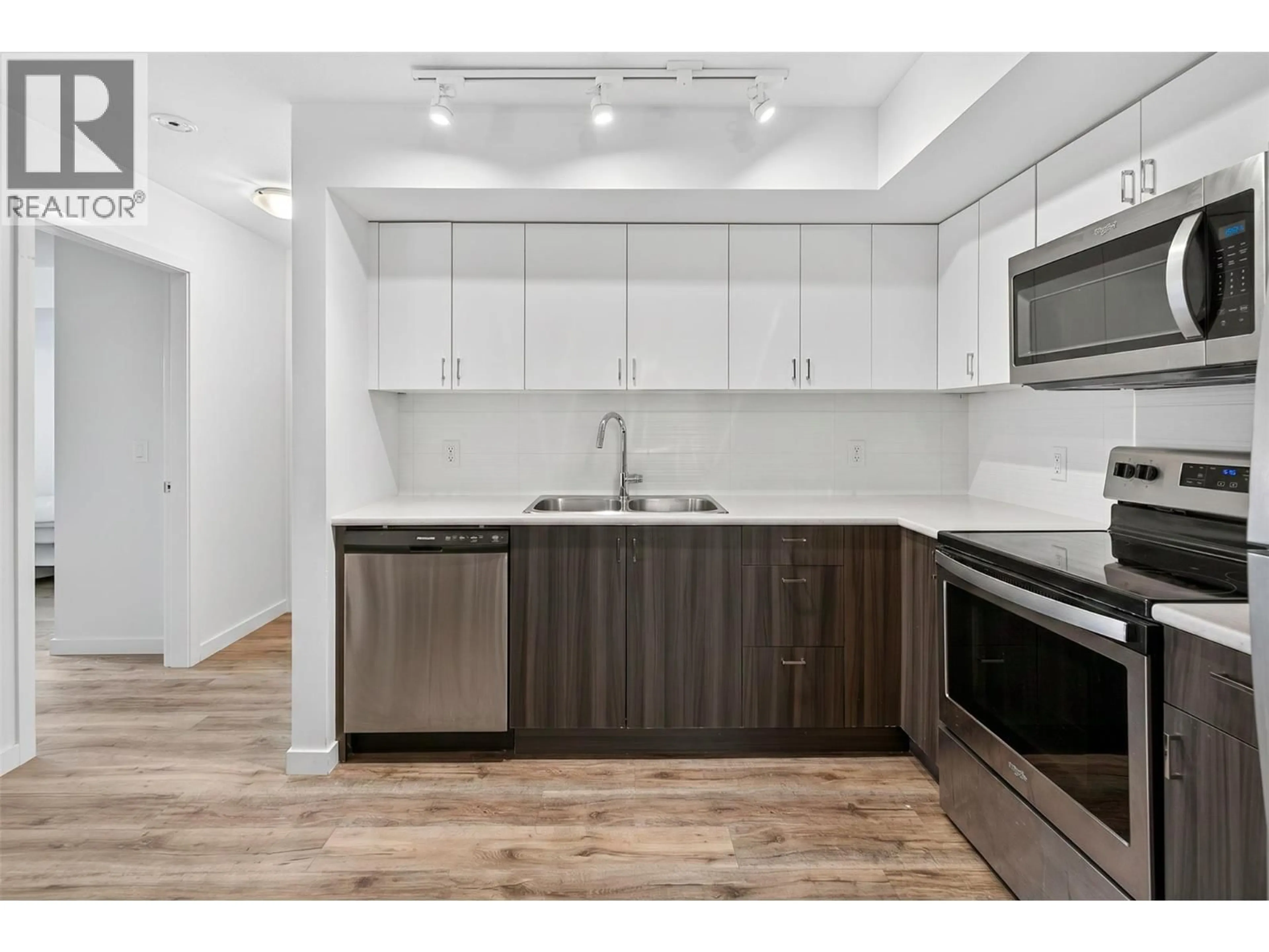 Standard kitchen, unknown for 222 - 725 ACADEMY WAY, Kelowna British Columbia V1V3A4