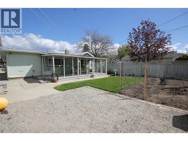 402 CONKLIN AVENUE, Penticton 5