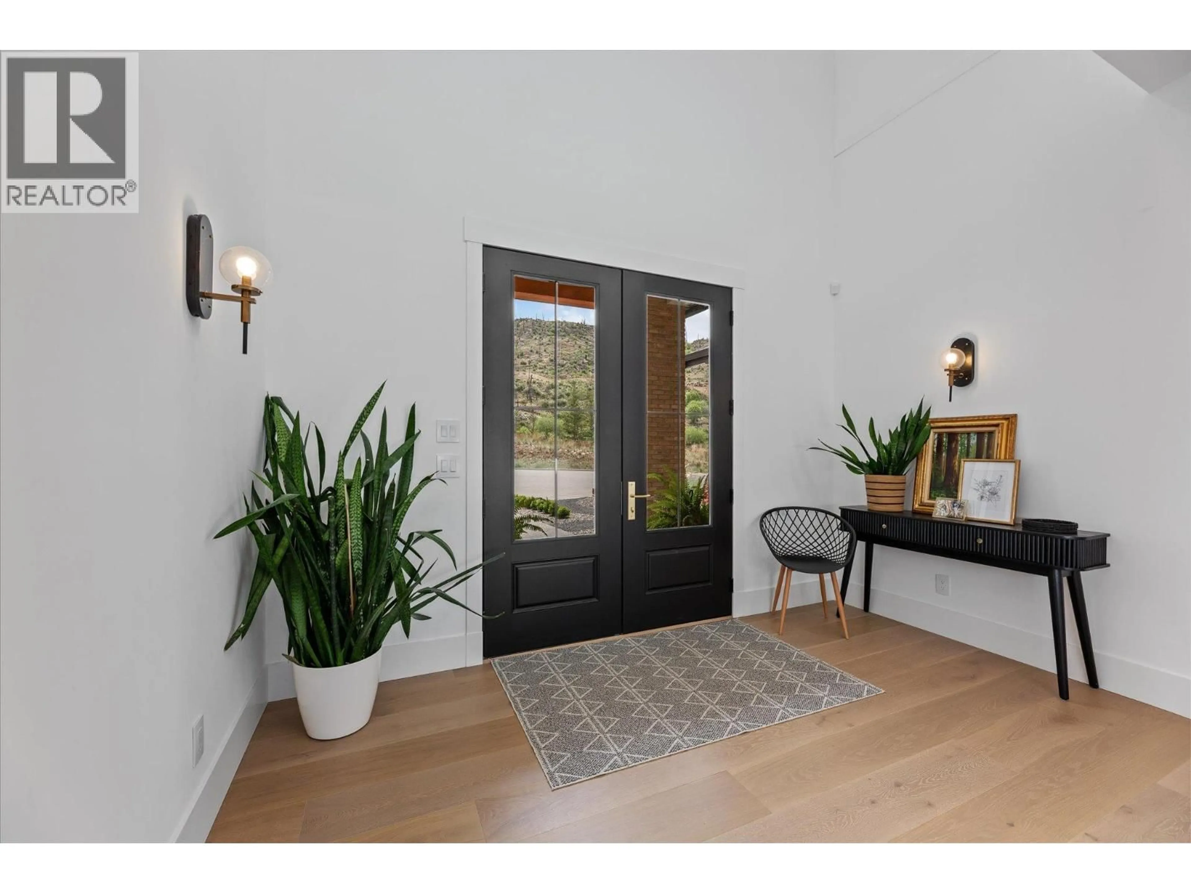 Indoor entryway for 5631 UPPER MISSION COURT, Kelowna British Columbia V1W0C5