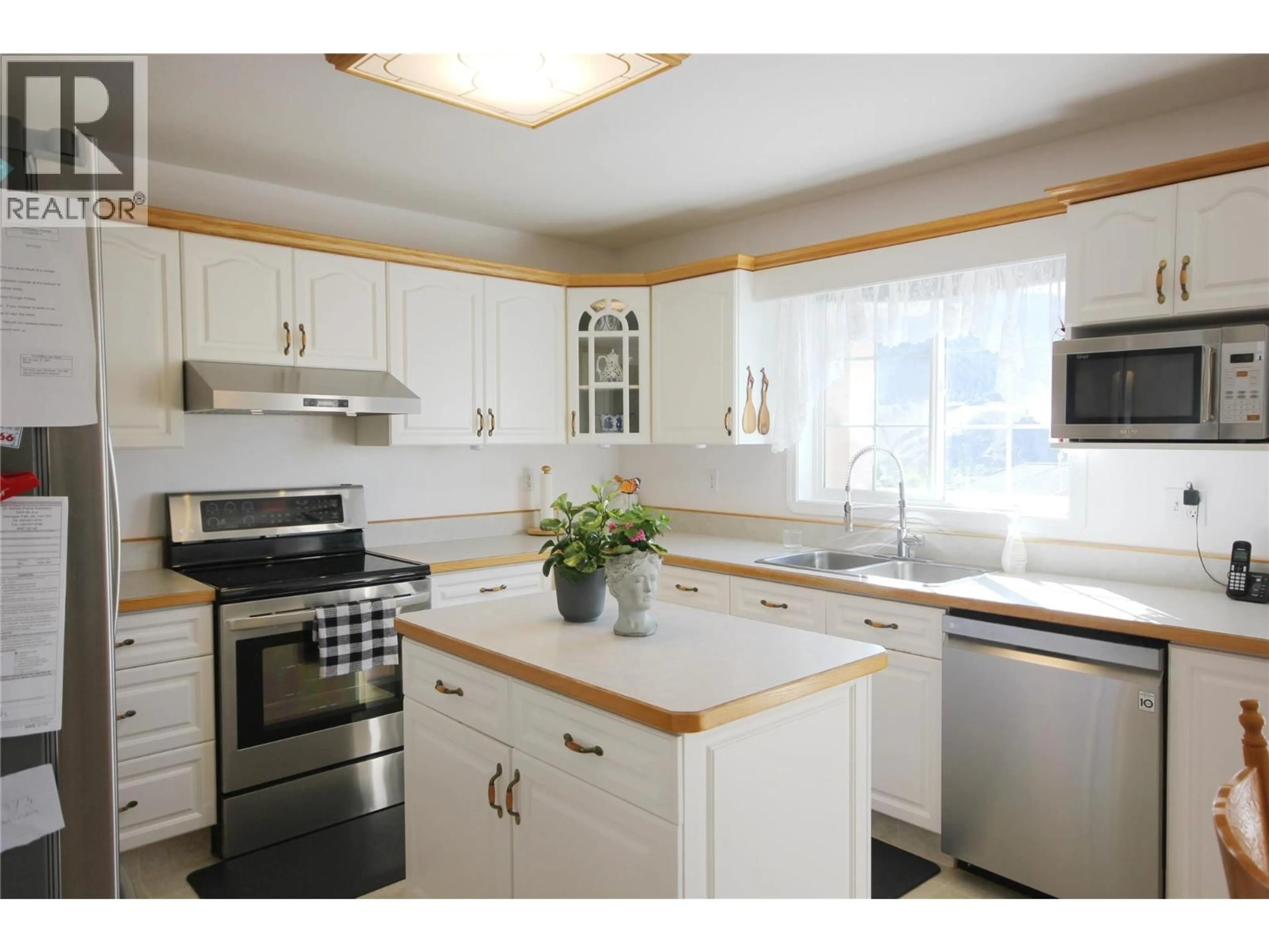 Standard kitchen, unknown for 1035 PEACHCLIFF DRIVE, Okanagan Falls British Columbia V0H1R1
