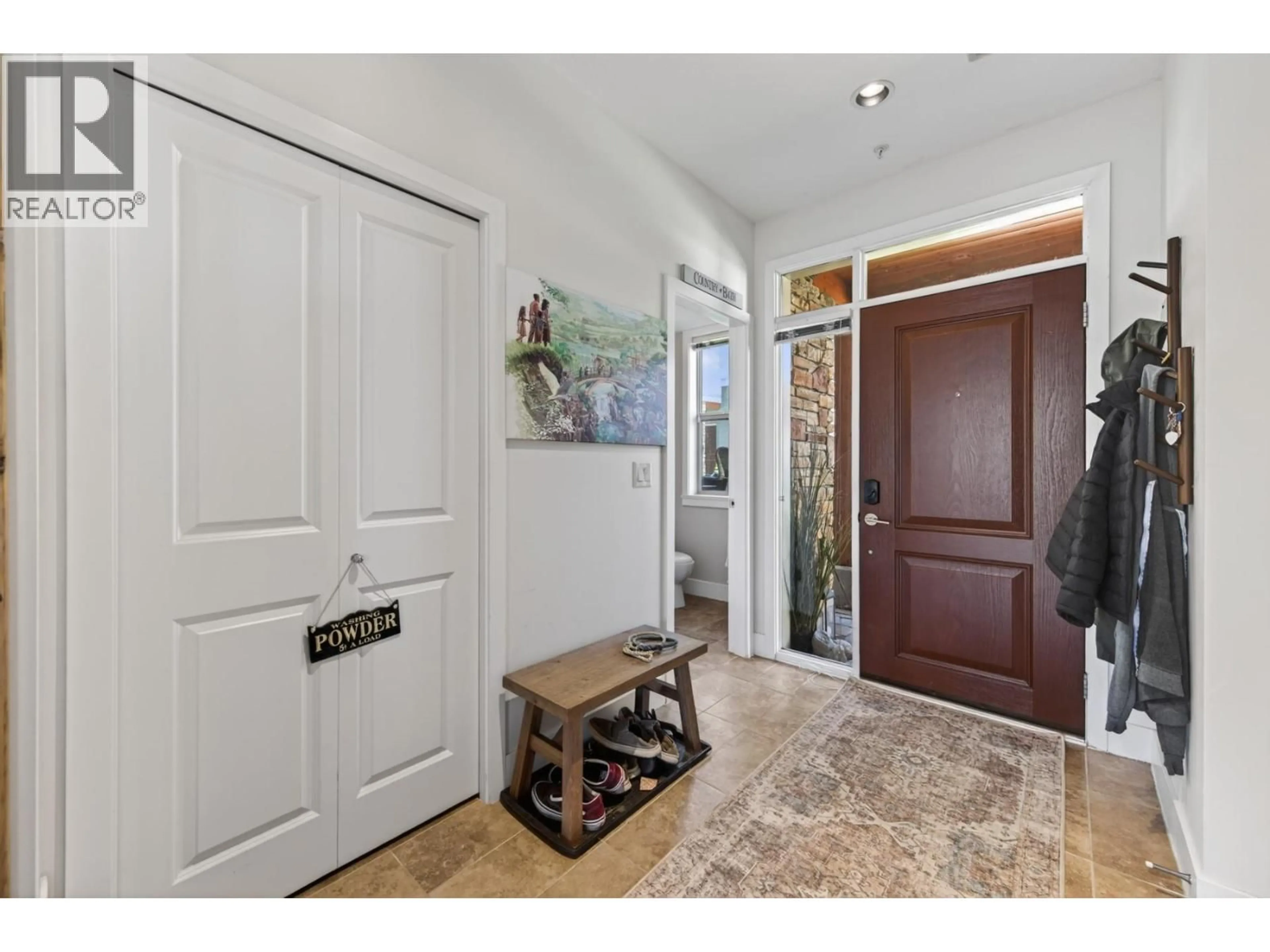 Indoor entryway for 53 - 130 COLEBROOK ROAD, Kamloops British Columbia V1S0B4