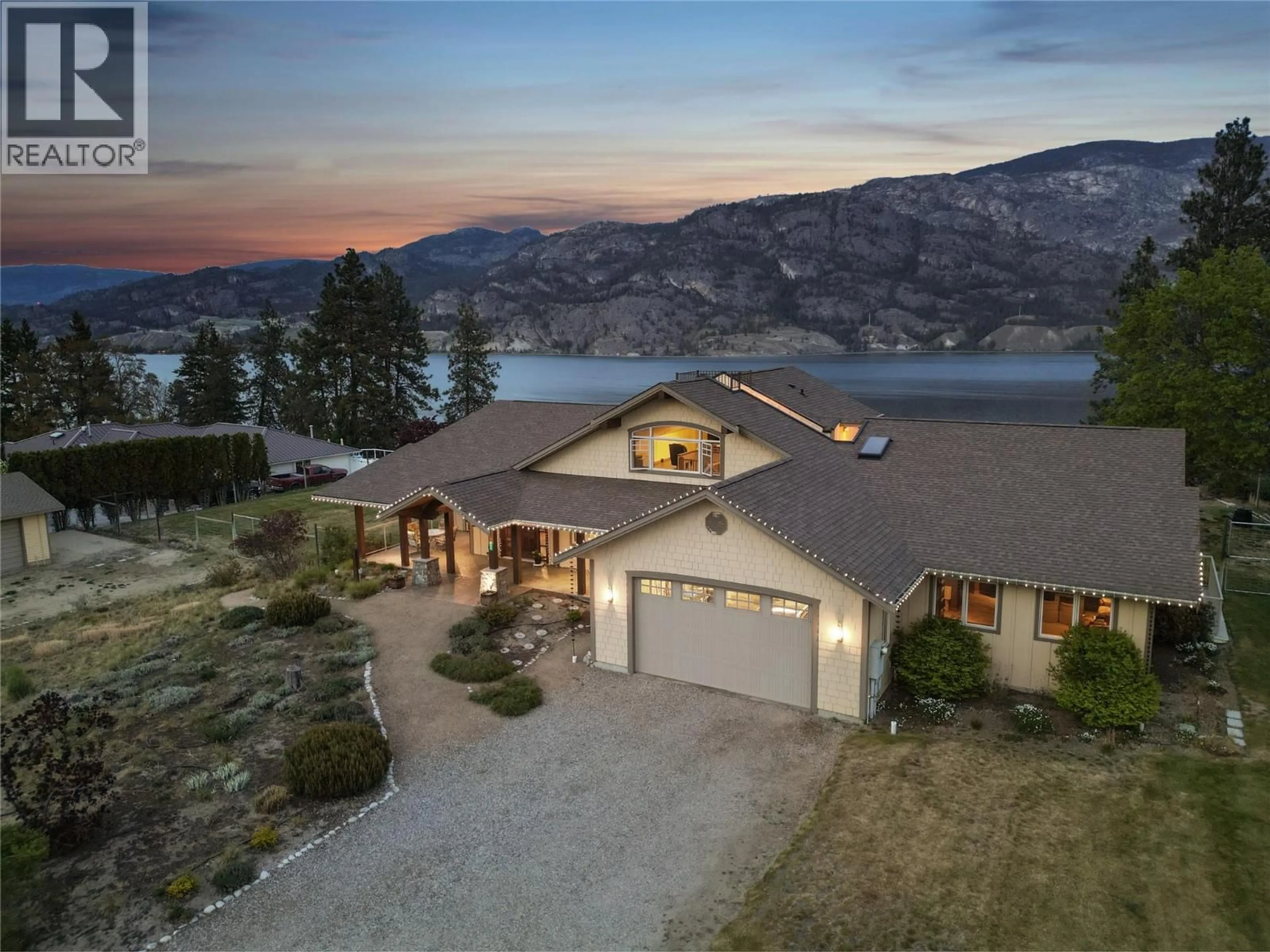 A pic from outside/outdoor area/front of a property/back of a property/a pic from drone, water/lake/river/ocean view for 660 PINEVIEW DRIVE, Kaleden British Columbia V0H1K0