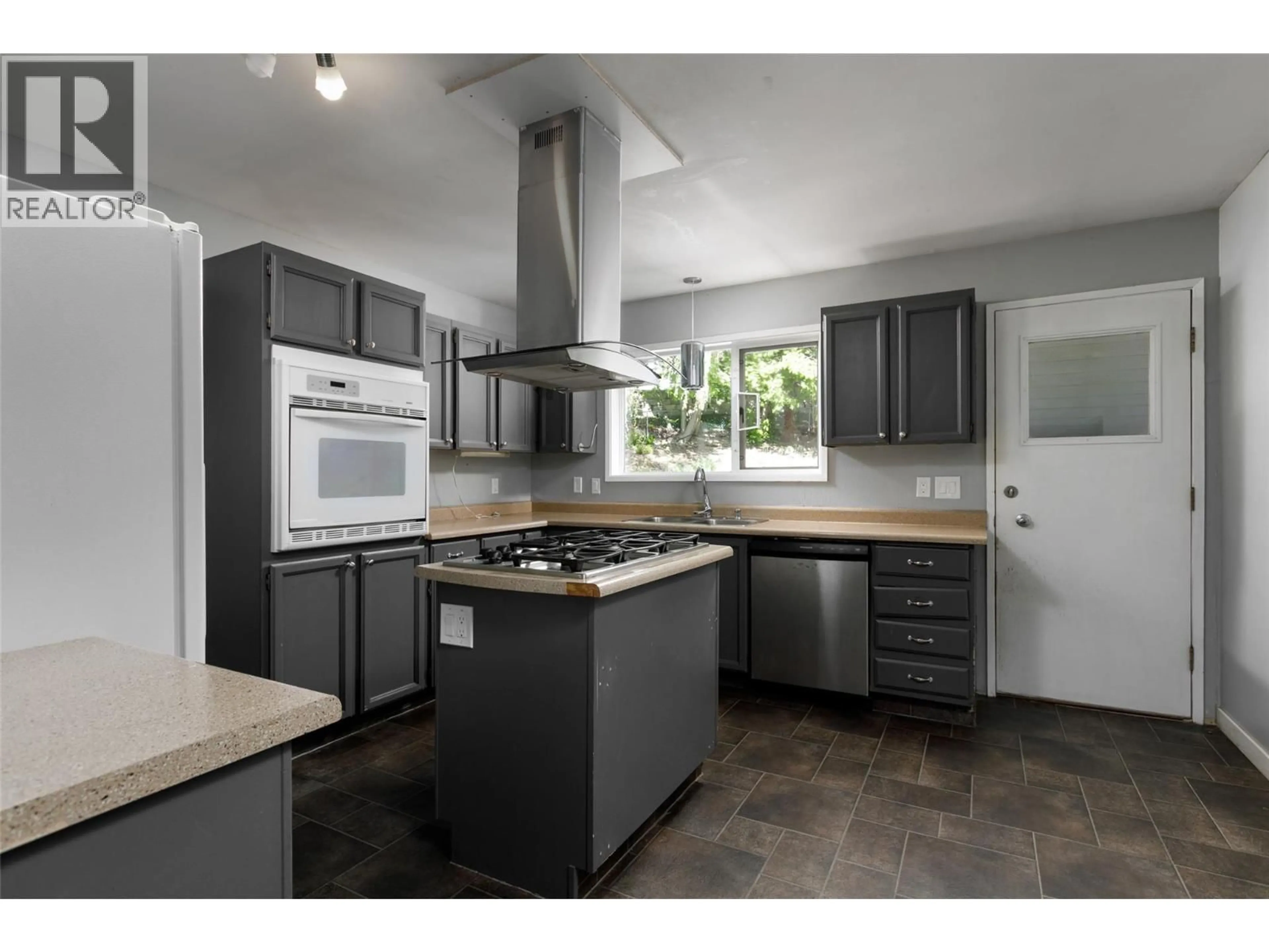 Open concept kitchen, unknown for 1242 BOWES ROAD, West Kelowna British Columbia V1Z2R1