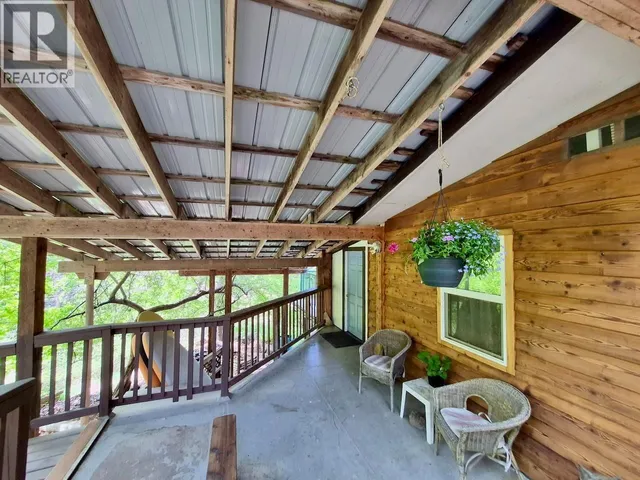 2010 CREEK STREET, Nelson 4