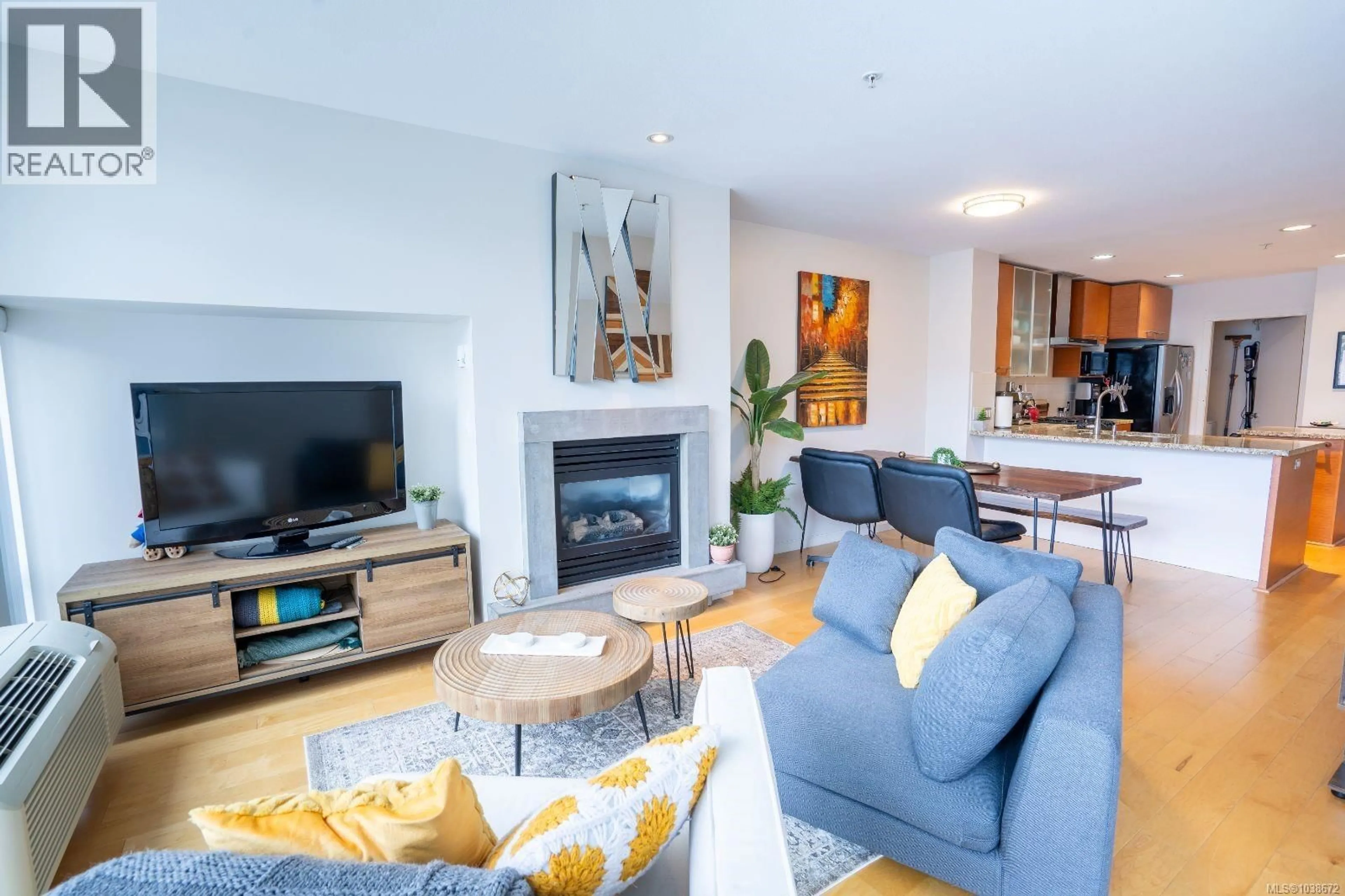 Living room with furniture, unknown for 504 - 38 FRONT STREET, Nanaimo British Columbia V9R0B8