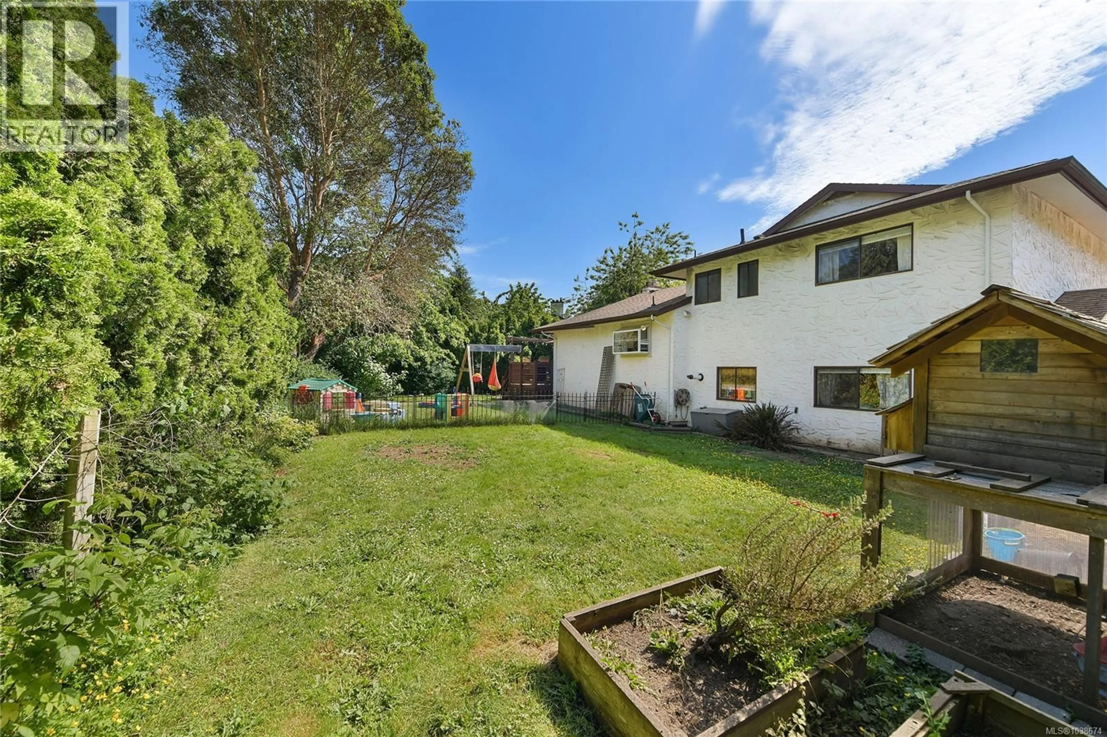 A pic from outside/outdoor area/front of a property/back of a property/a pic from drone, unknown for 6773 WENDONNA PLACE, Central Saanich British Columbia V8M1A5