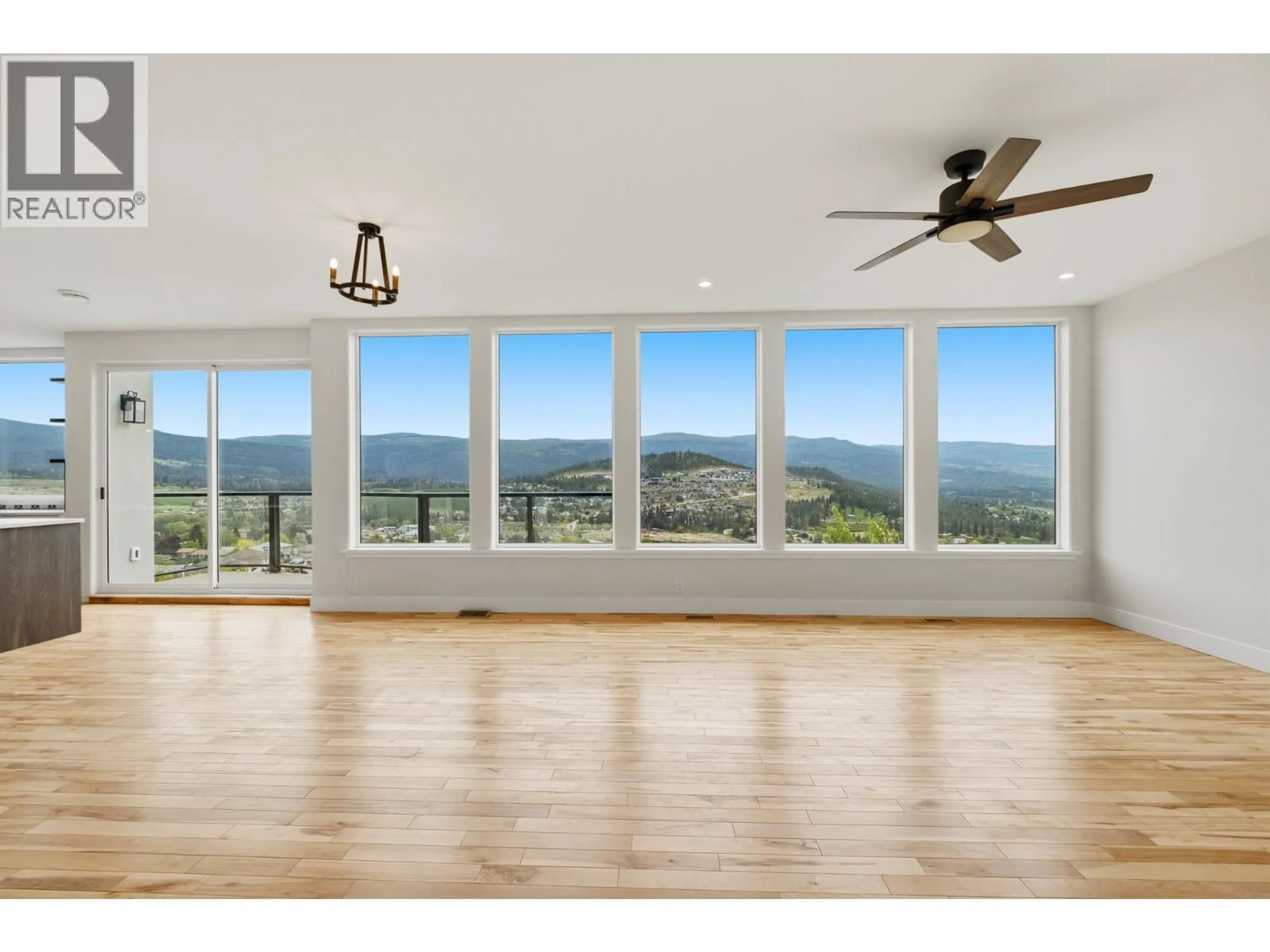 A pic of a room for 1531 FAIRWOOD LANE, Kelowna British Columbia V1P0A4