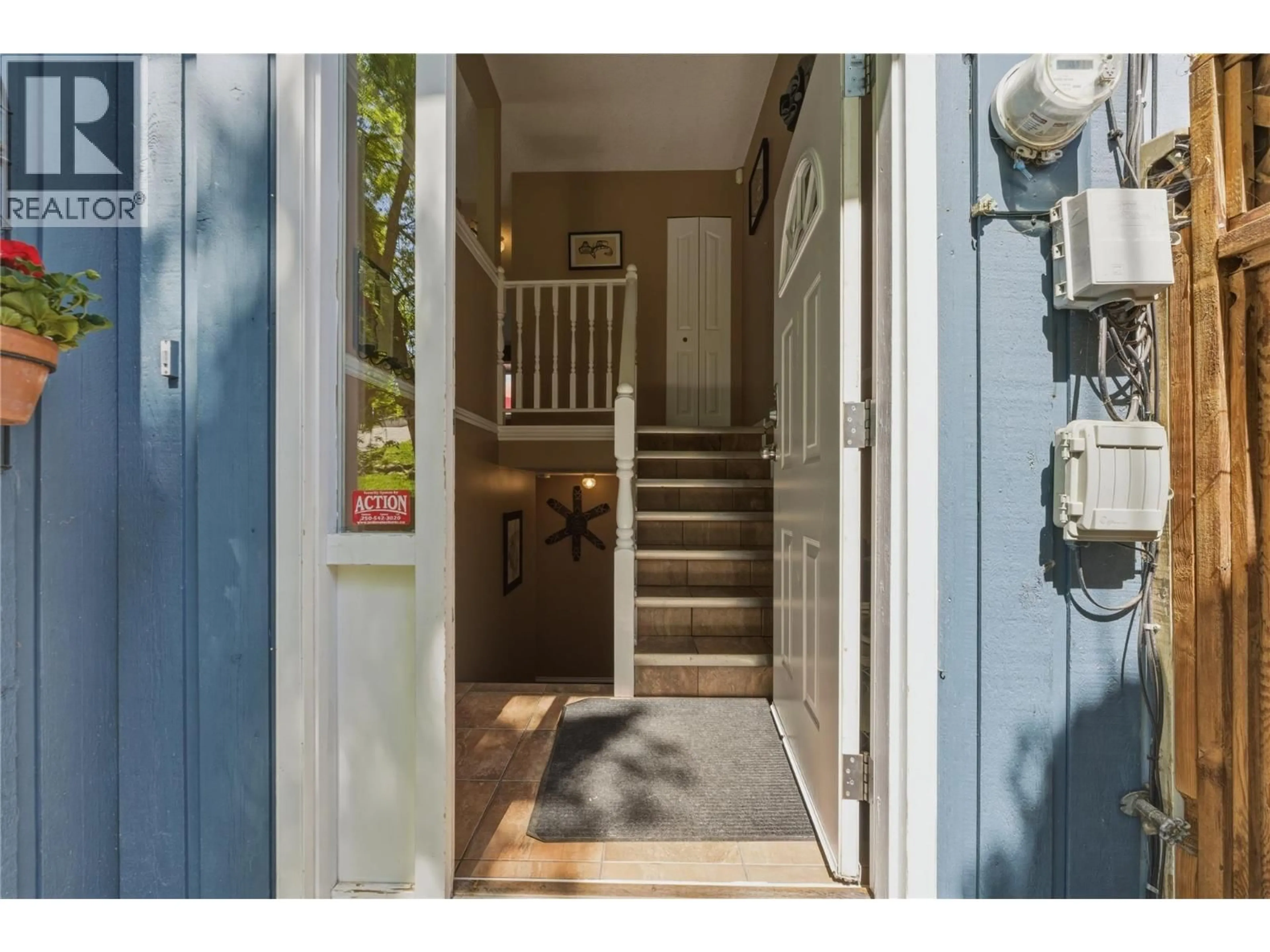 Indoor entryway for 6705 LONGACRE DRIVE, Vernon British Columbia V1H1J1
