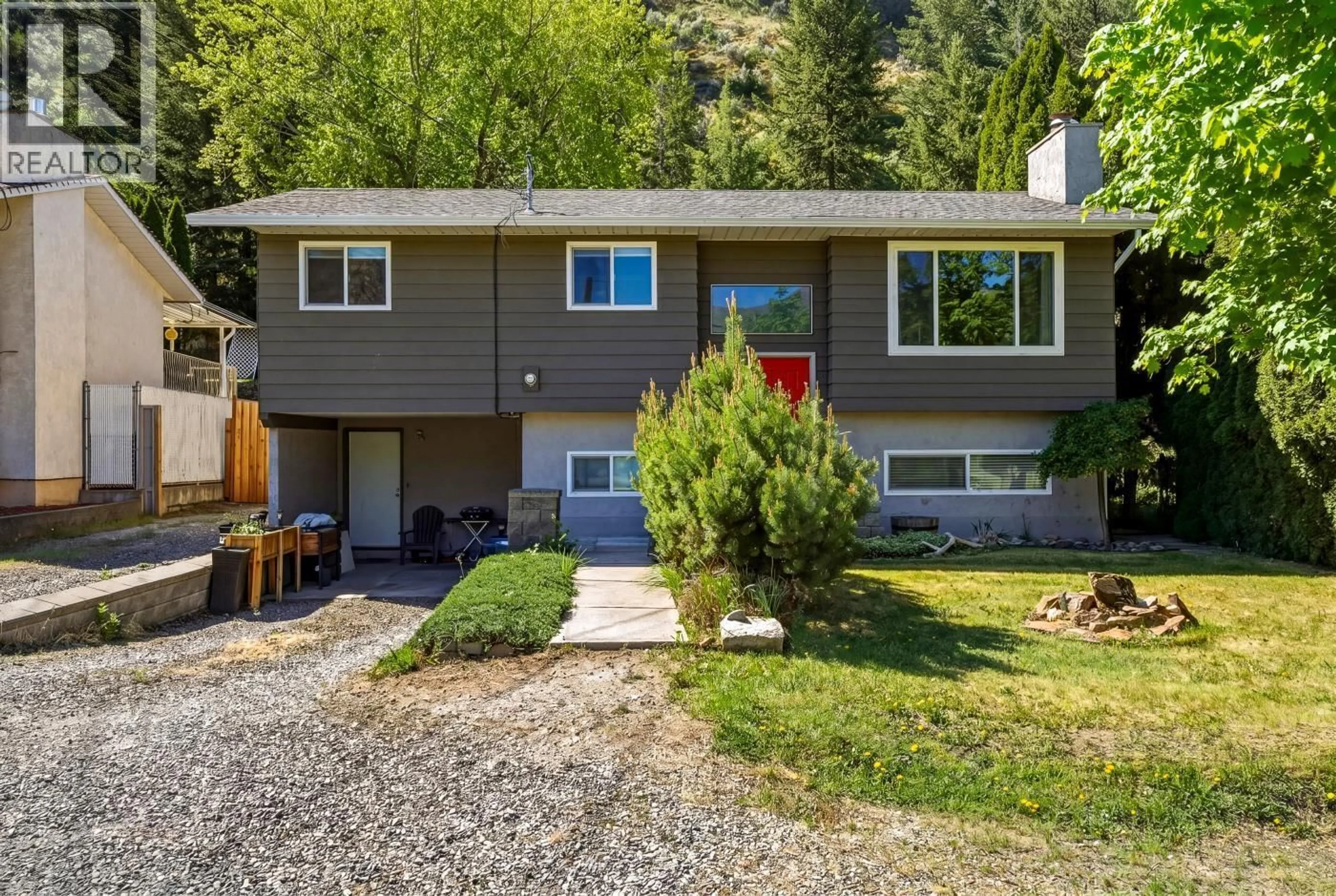 Home with vinyl exterior material, street for 6105 DALLAS DRIVE, Kamloops British Columbia V2C5Z9