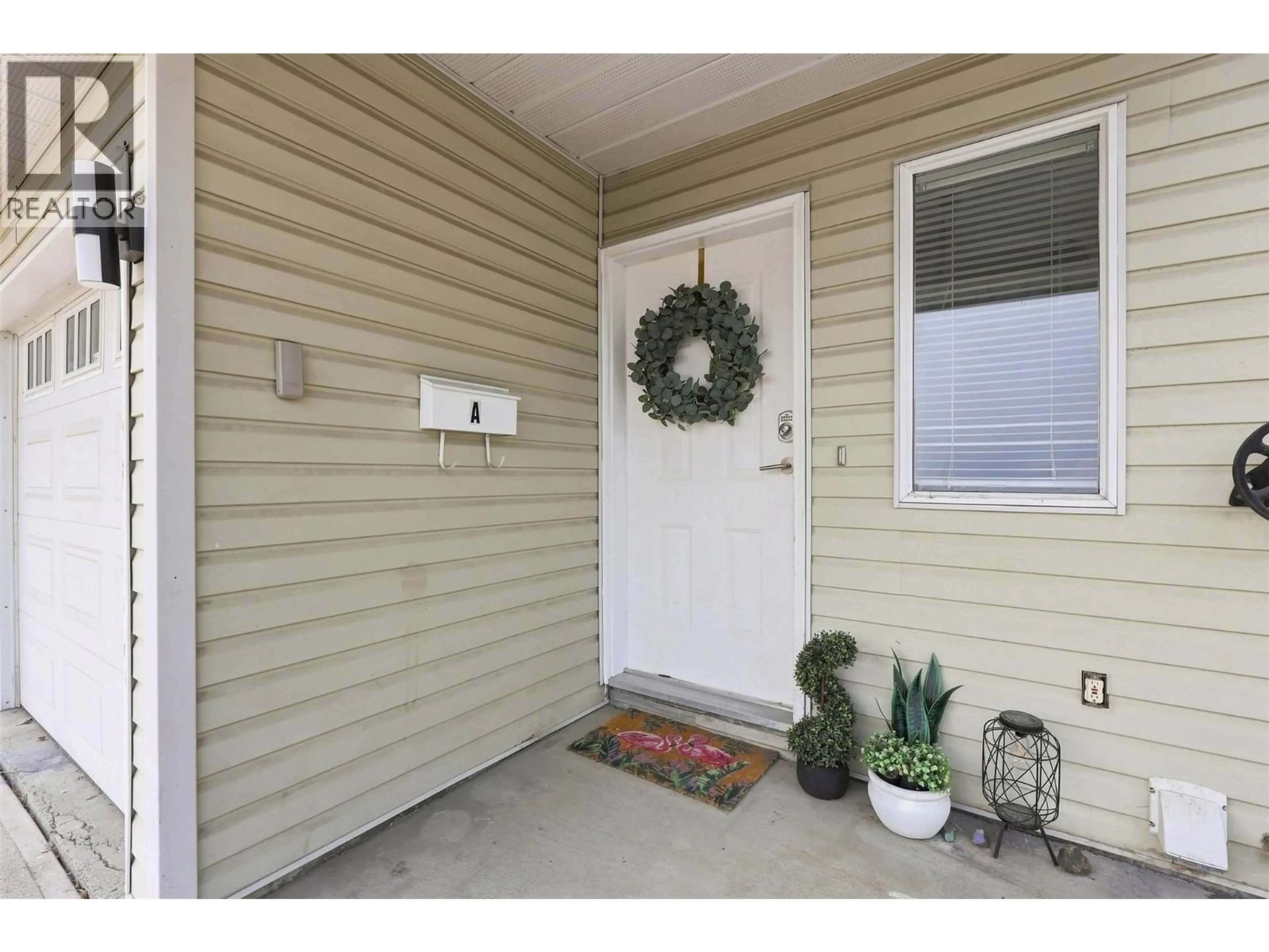 Indoor entryway for 311 GLENEAGLES DRIVE, Kamloops British Columbia V2E1Z5