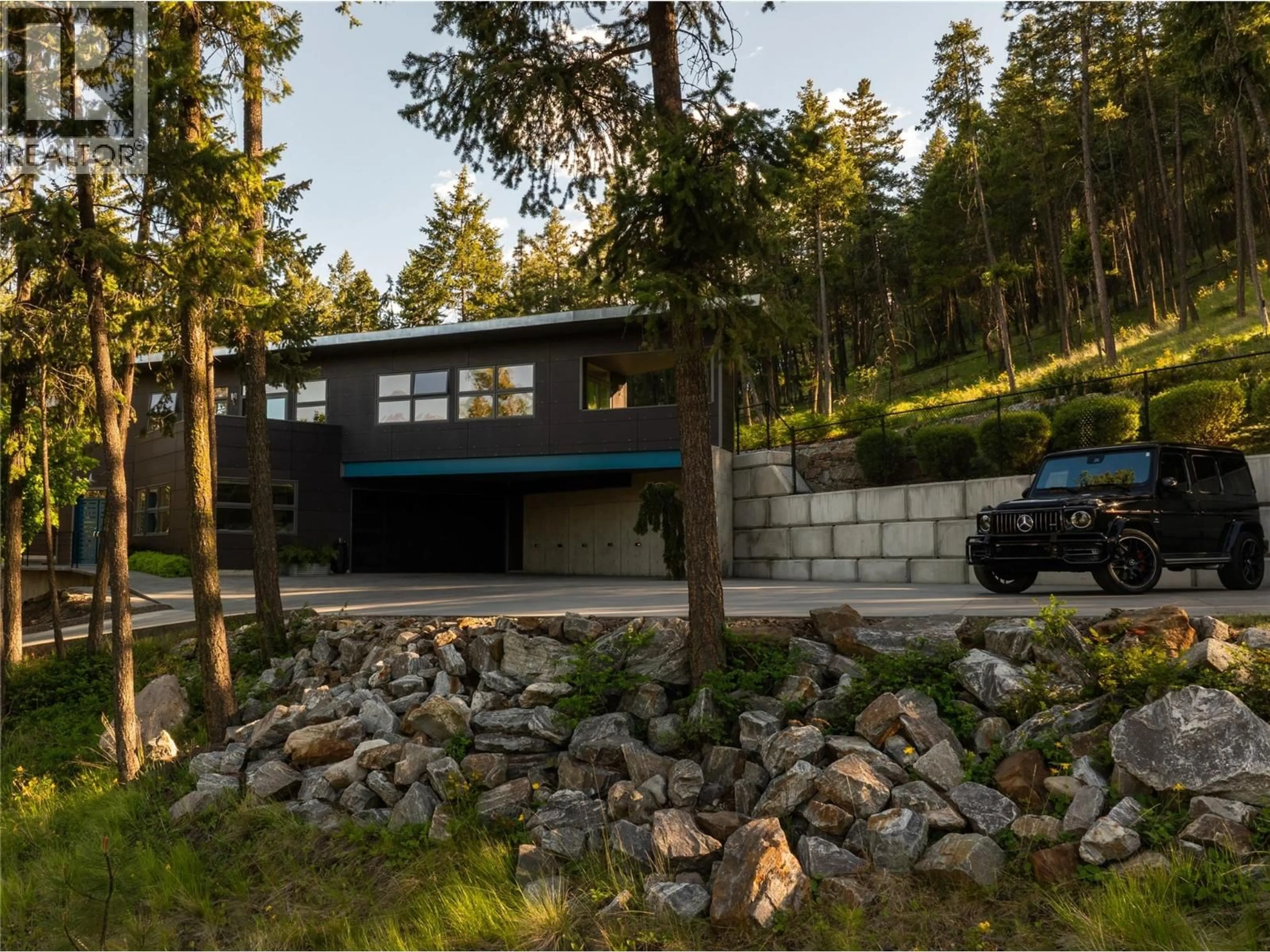 Unknown for 324 CLIFTON ROAD, Kelowna British Columbia V1V1A5