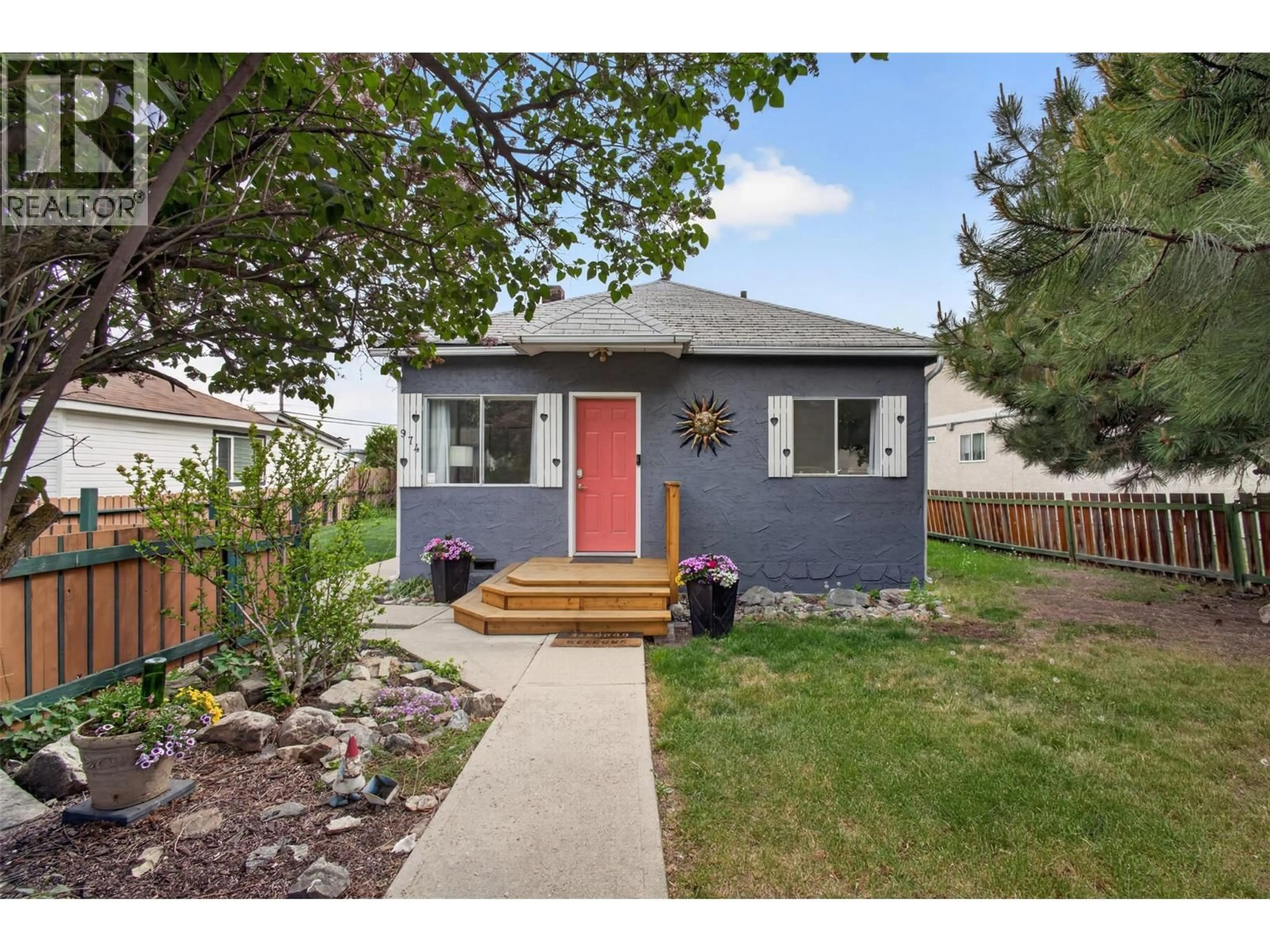 Home with vinyl exterior material, street for 974 CRESTON AVENUE, Penticton British Columbia V2A1P9