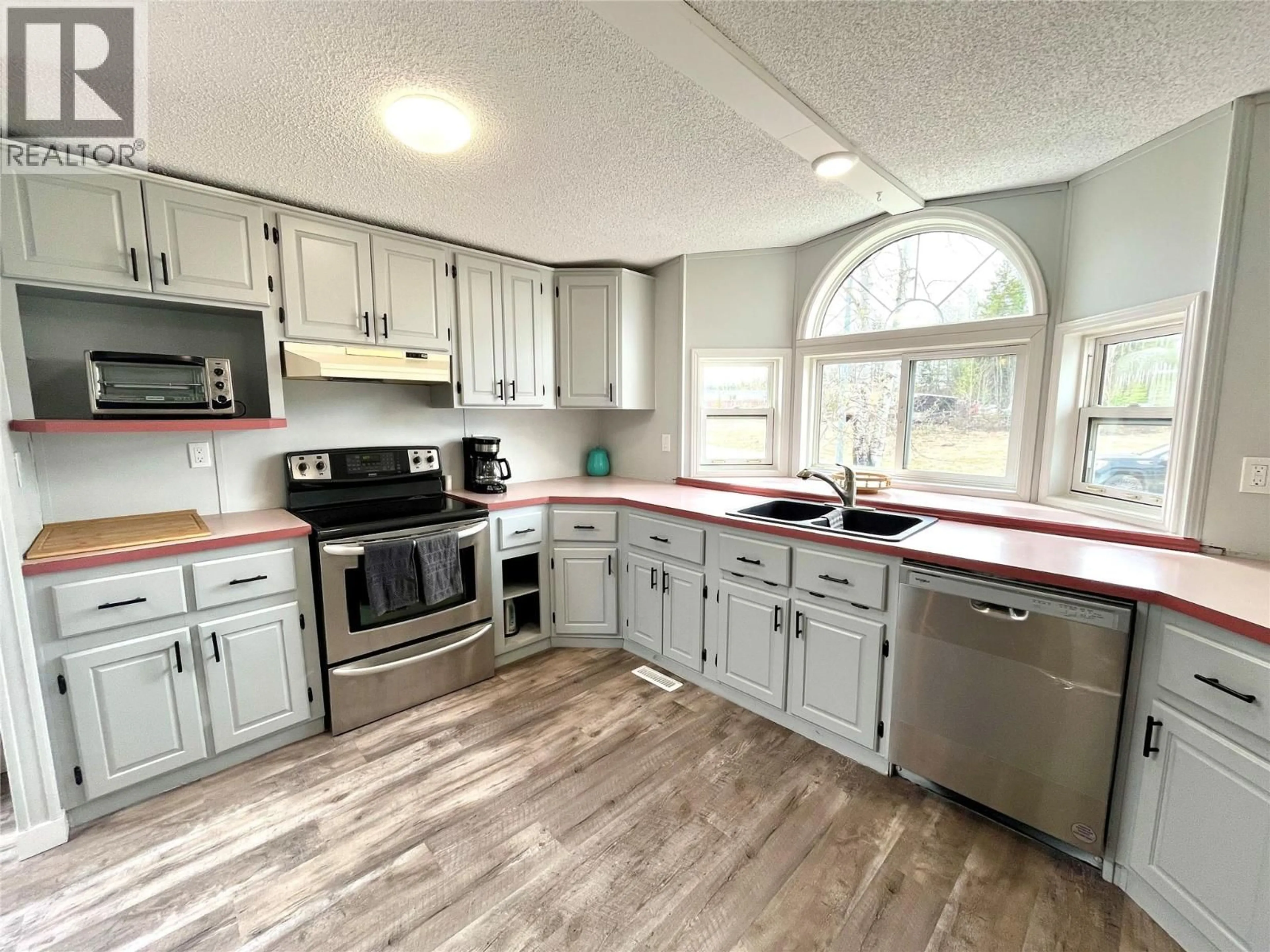 Open concept kitchen, unknown for 171 MEIKLE AVENUE, Tumbler Ridge British Columbia V0C2W0