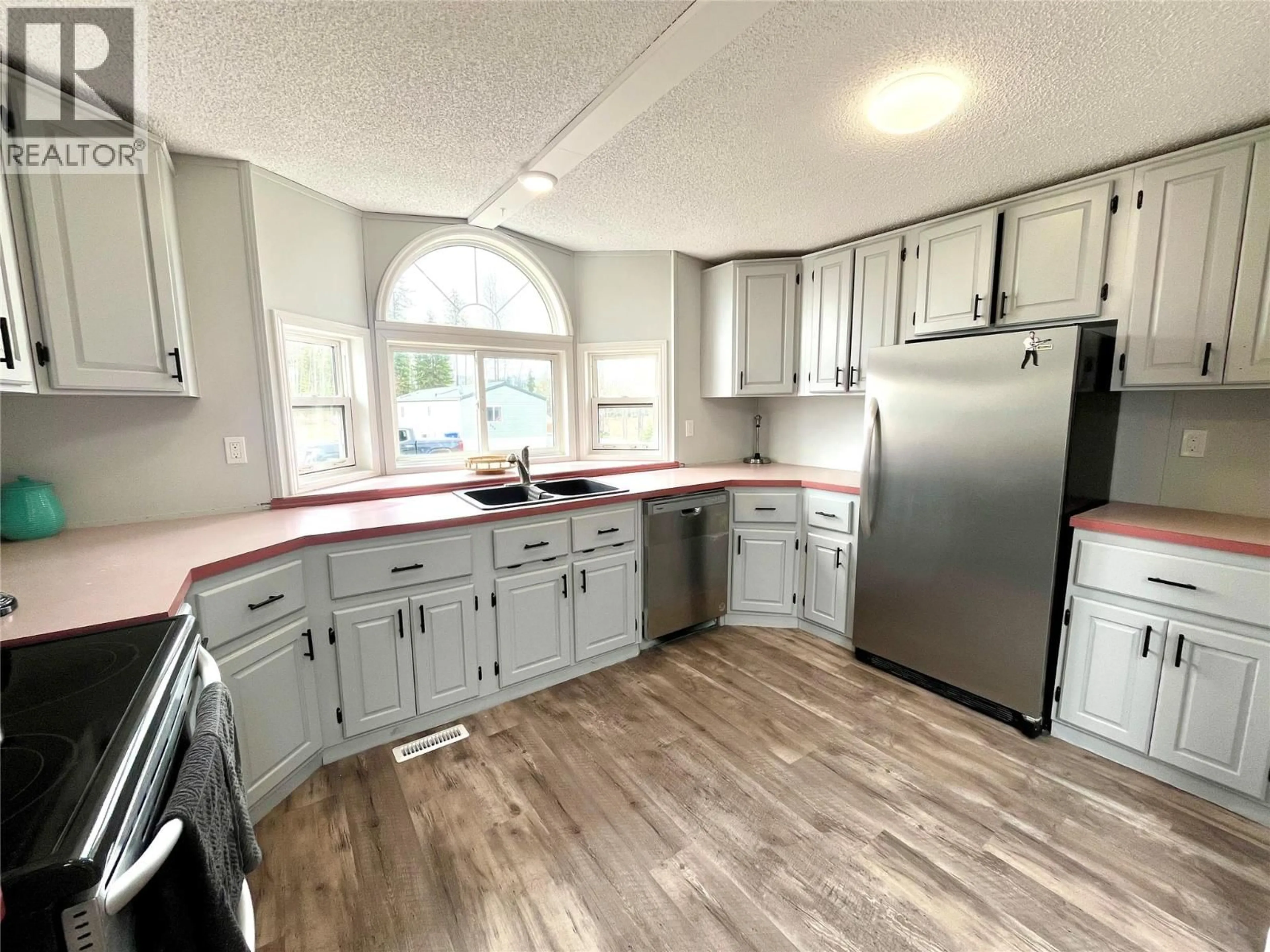 Open concept kitchen, unknown for 171 MEIKLE AVENUE, Tumbler Ridge British Columbia V0C2W0