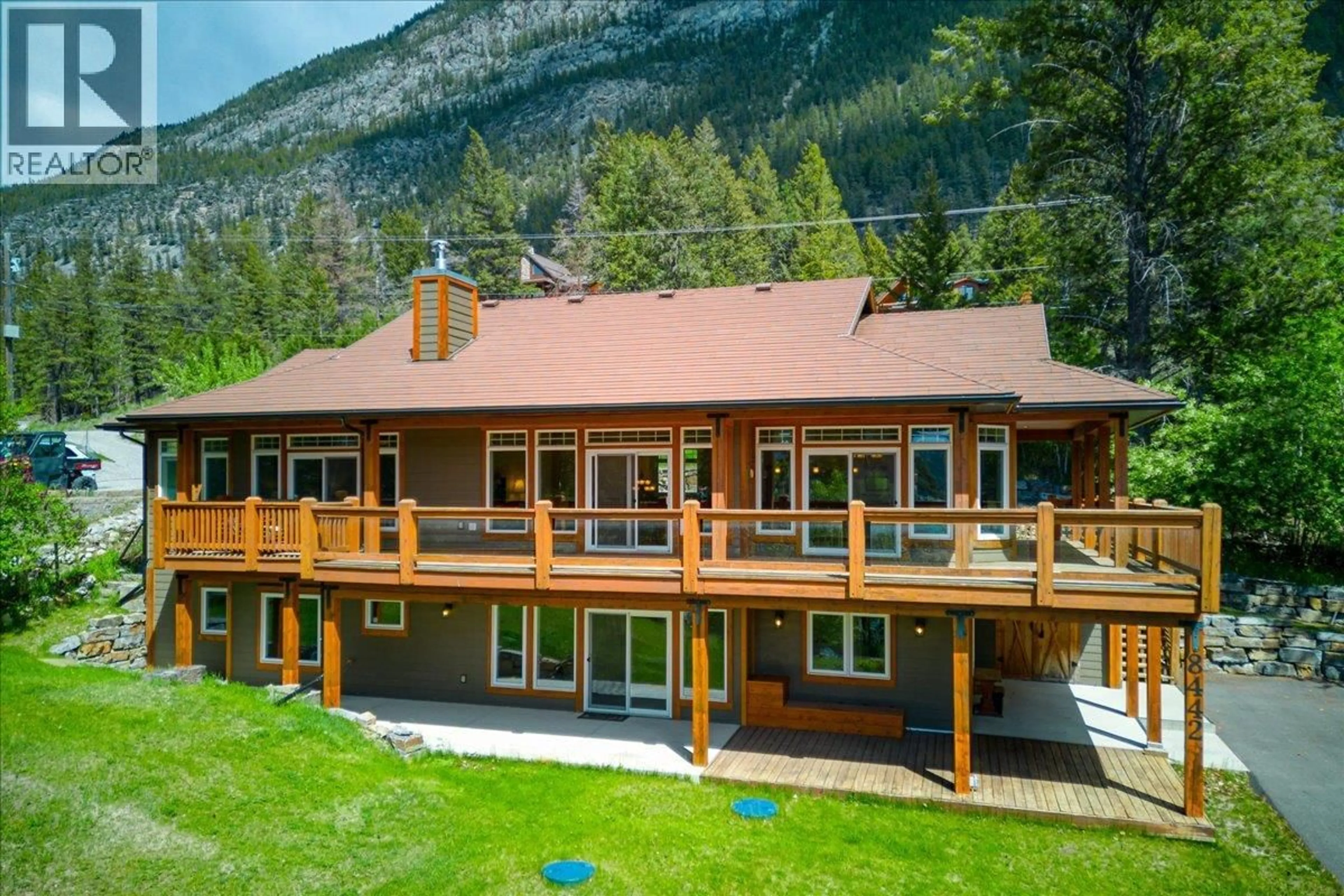 A pic from outside/outdoor area/front of a property/back of a property/a pic from drone, mountain view for 8442 RICHARDSON CRESCENT, Canal Flats British Columbia V0B1B0