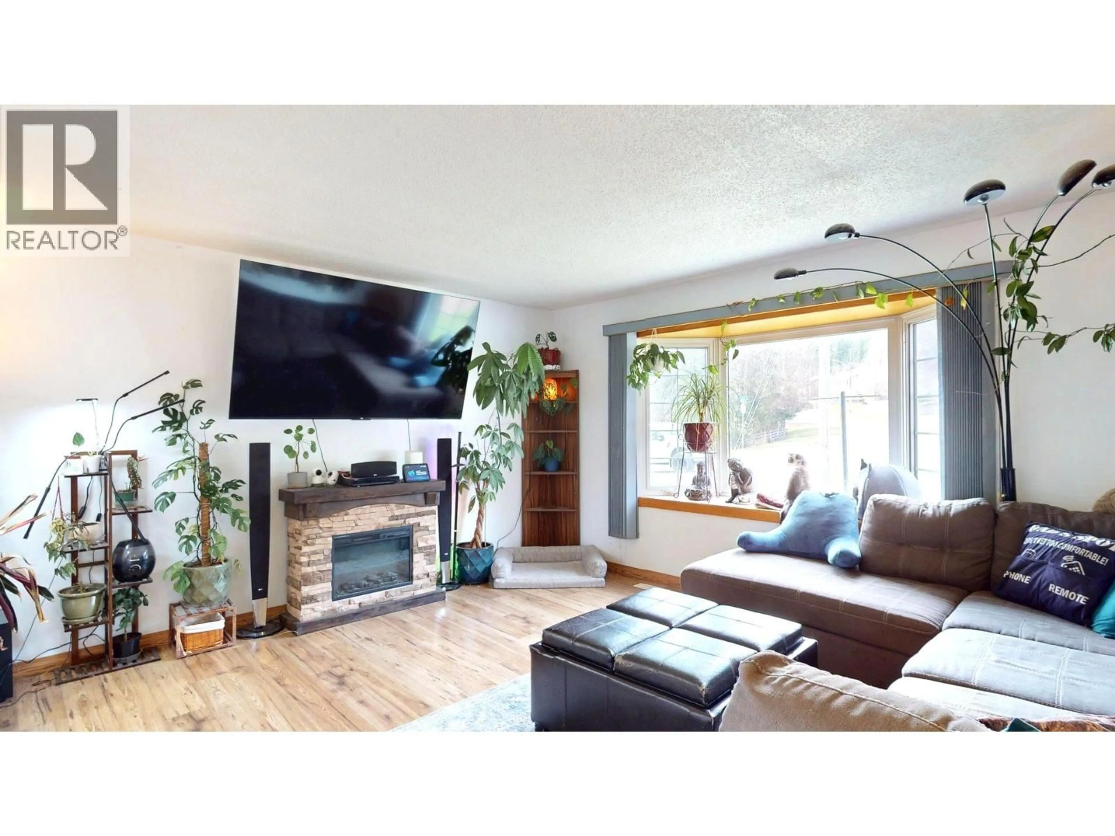 Living room with furniture, wood/laminate floor for 2607 ALPINE DRIVE, Elkford British Columbia V0B1H0