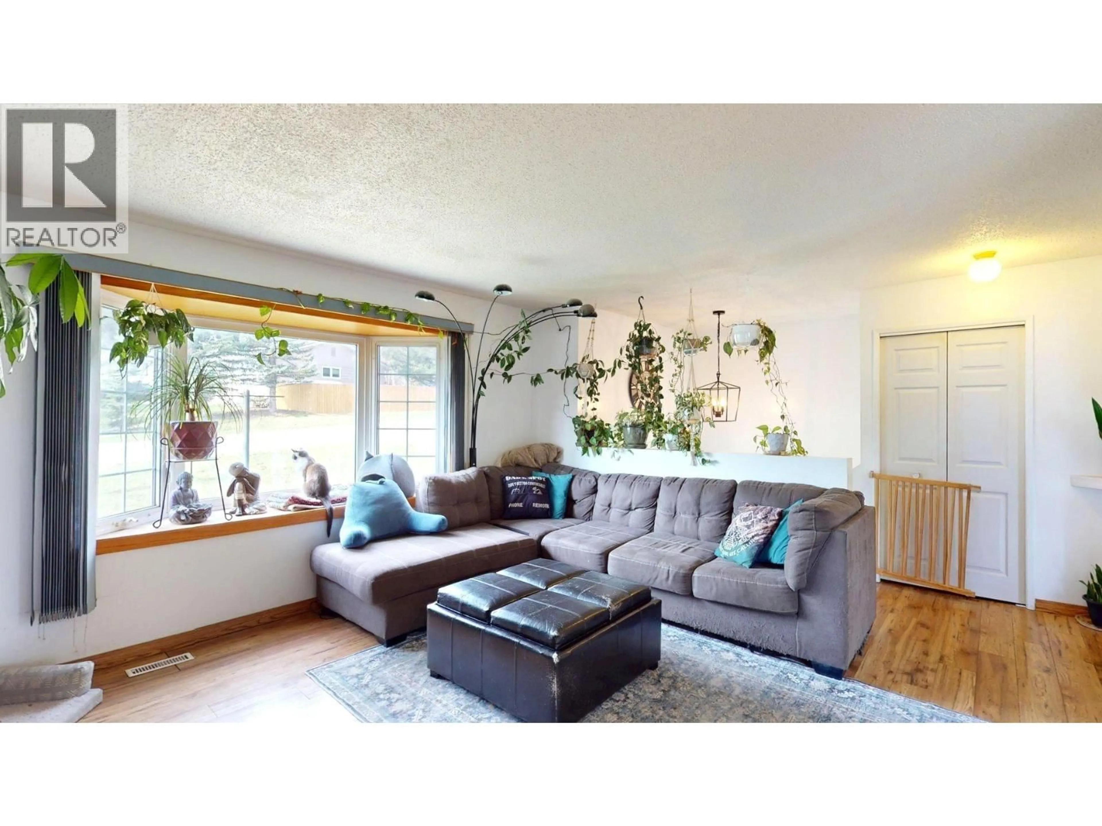 Living room with furniture, wood/laminate floor for 2607 ALPINE DRIVE, Elkford British Columbia V0B1H0