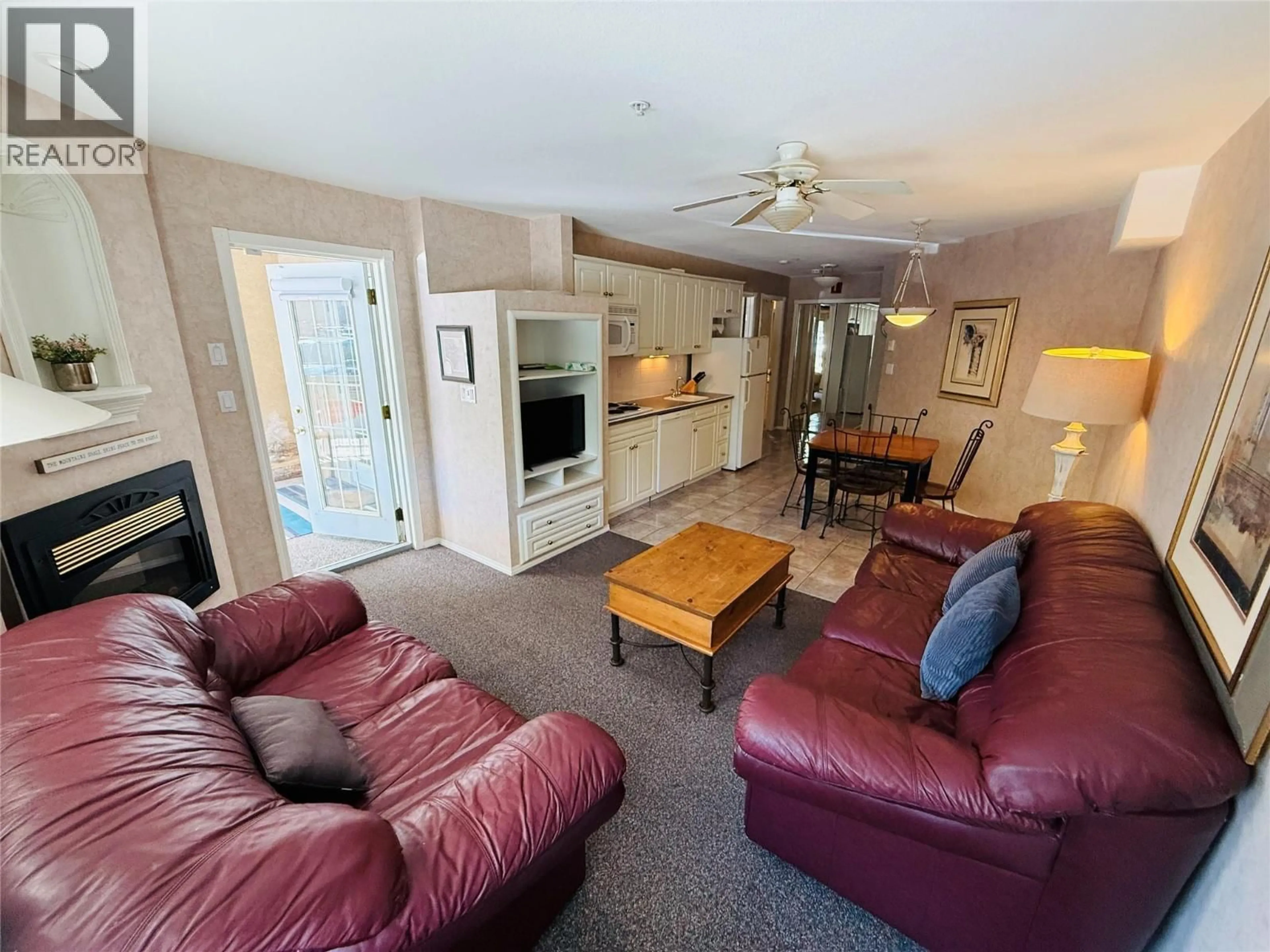 Living room with furniture, unknown for 4007B - 5052 RIVERVIEW ROAD, Fairmont Hot Springs British Columbia V0B1L1