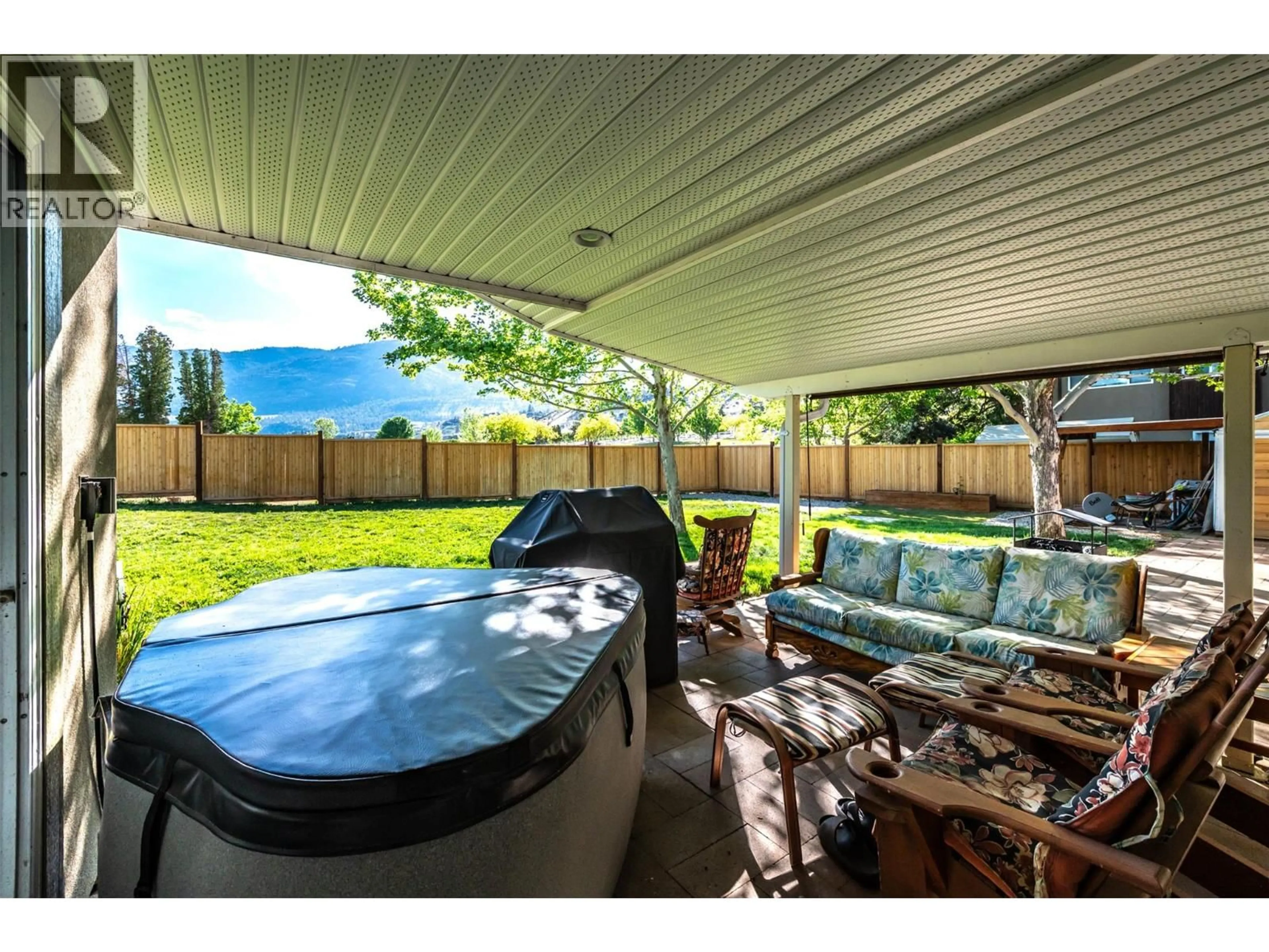 Patio, street for 1080 MORNINGSTAR ROAD, Oliver British Columbia V0H1T6