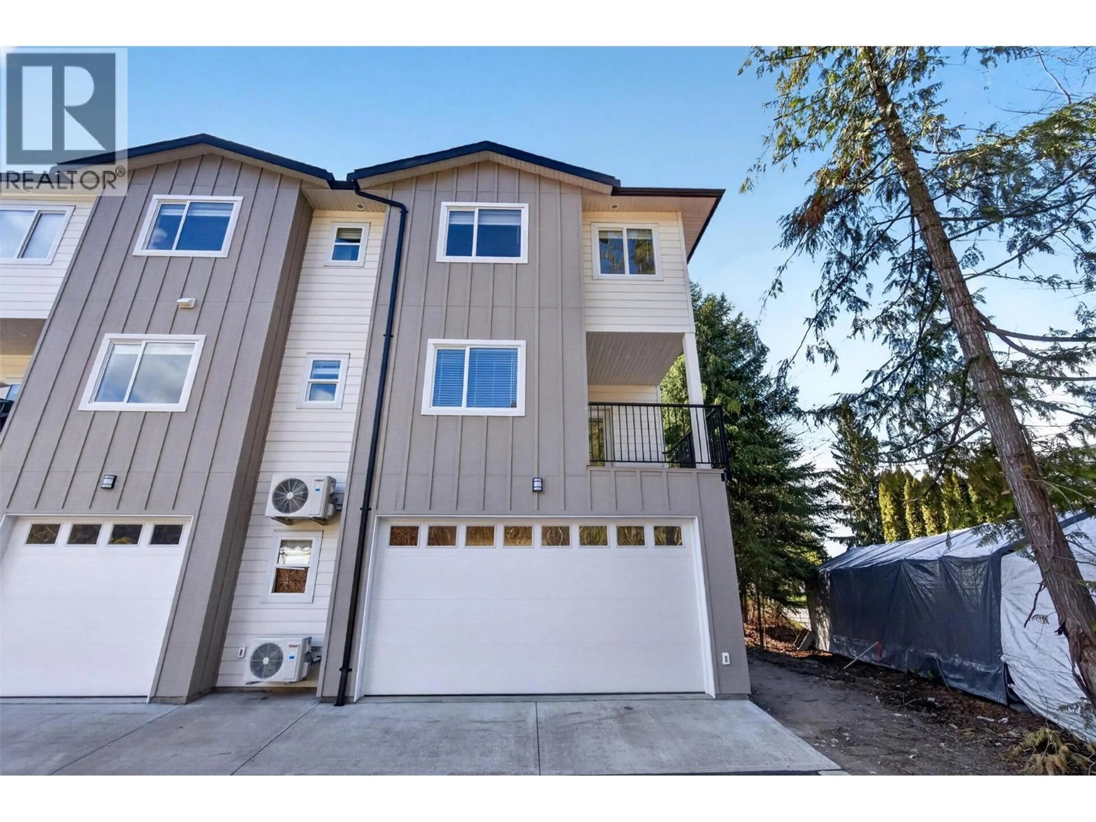 Home with vinyl exterior material, street for 5 - 222 TEMPLE STREET, Sicamous British Columbia V0E2V0