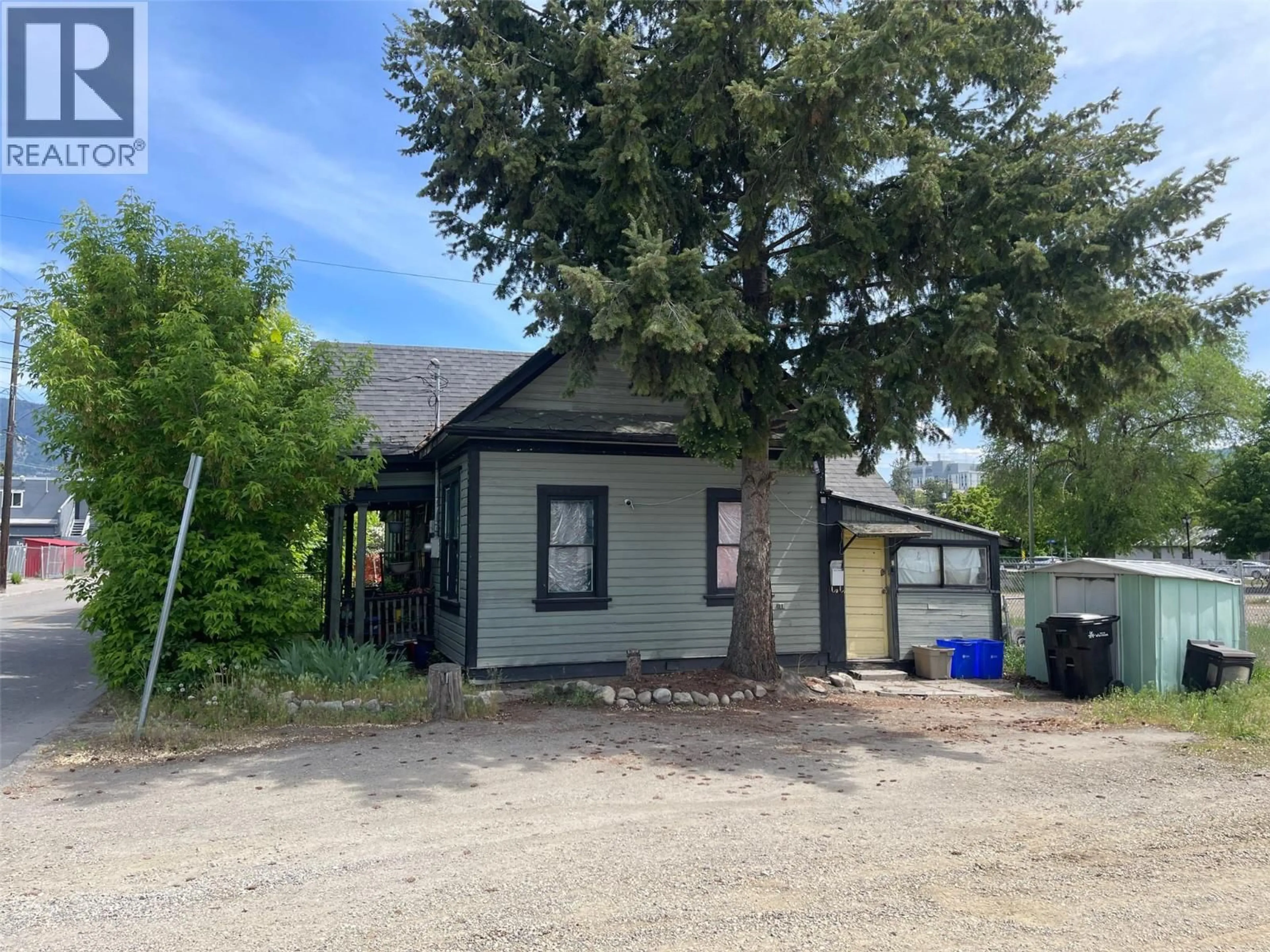 A pic from outside/outdoor area/front of a property/back of a property/a pic from drone, street for 3406 27 AVENUE, Vernon British Columbia v1t1s3