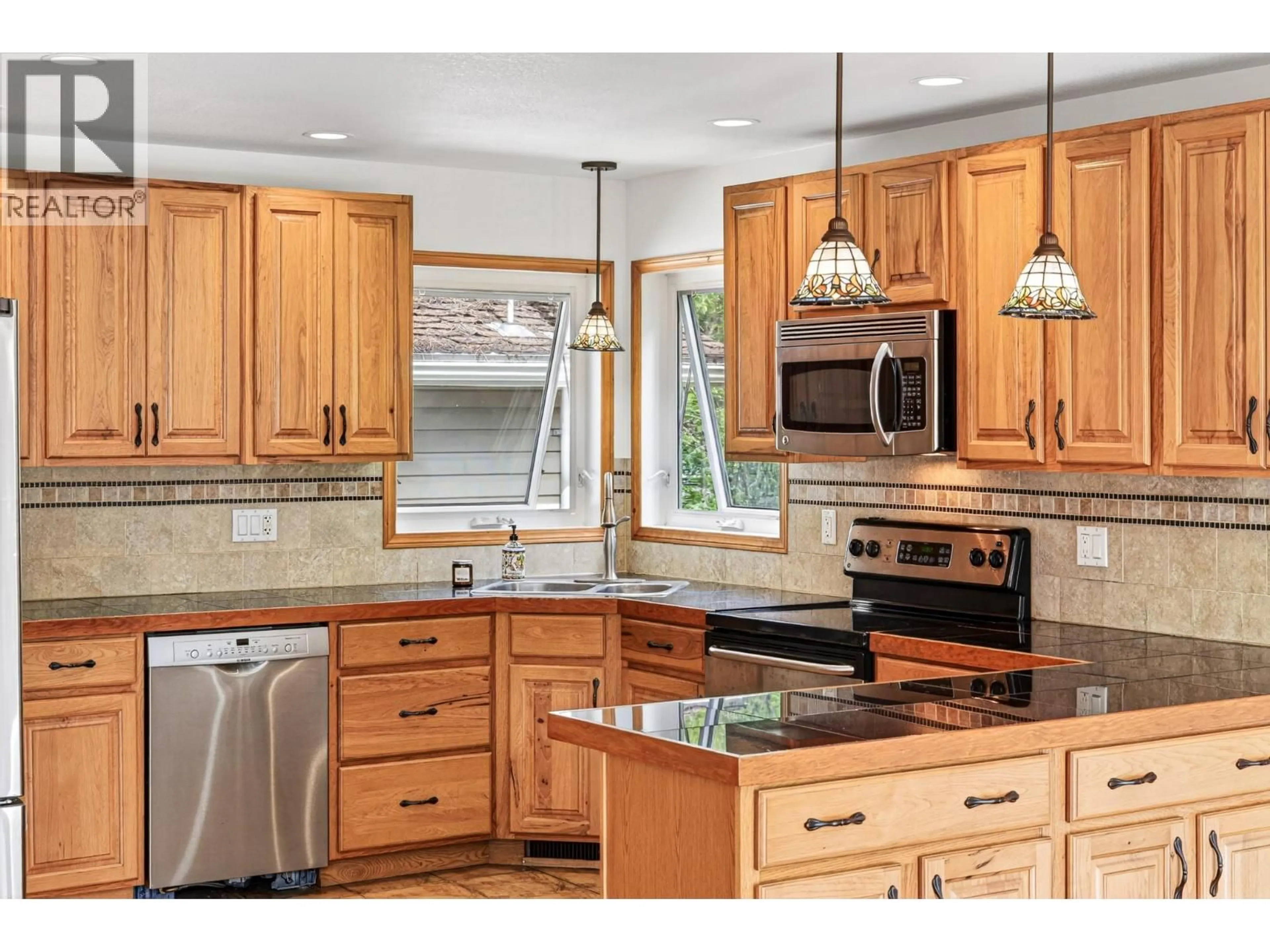 Open concept kitchen, unknown for 7259 OLSEN ROAD, Jaffray British Columbia V0B1T0