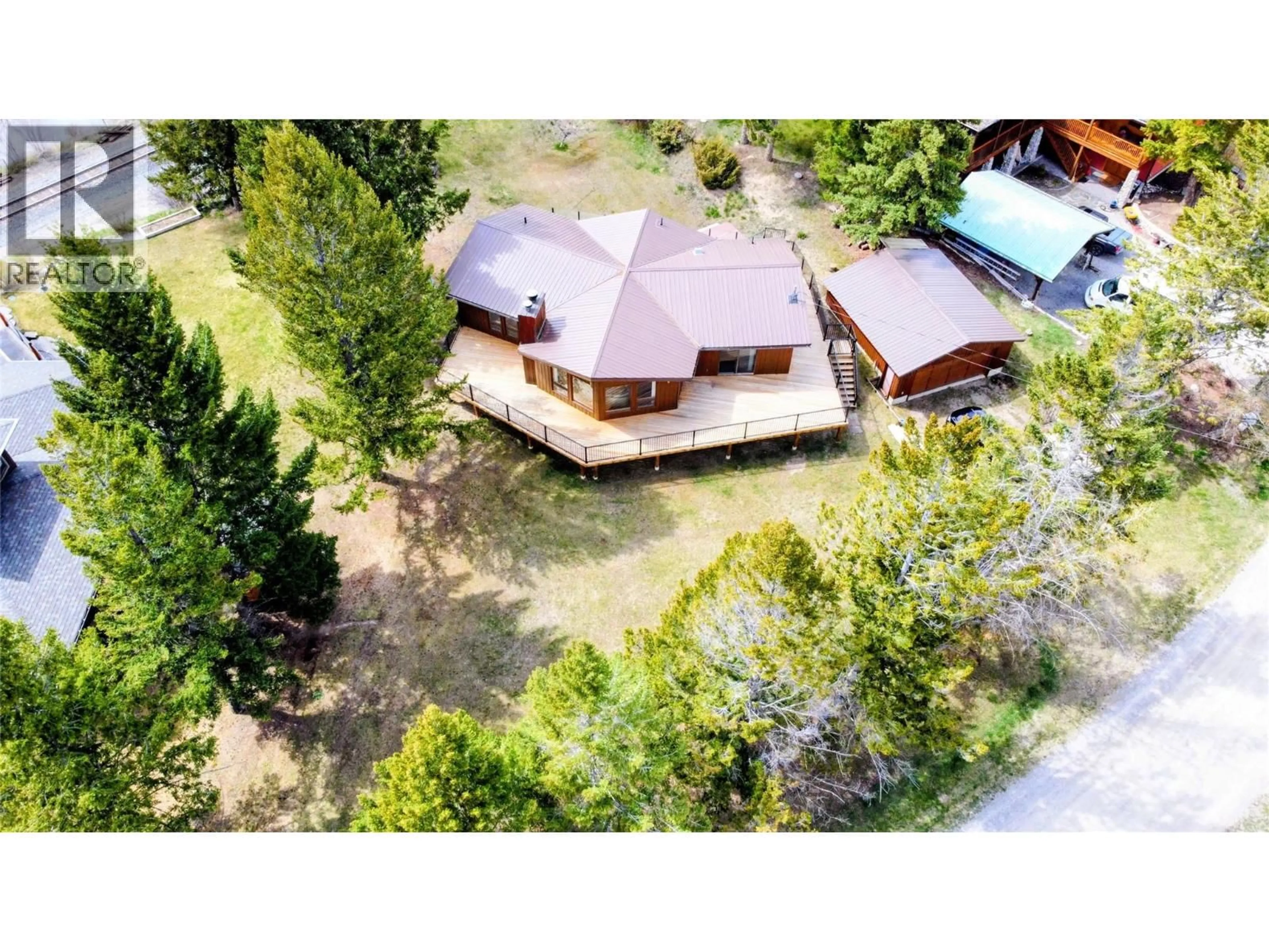 A pic from outside/outdoor area/front of a property/back of a property/a pic from drone, unknown for 2383 RUAULT ROAD, Windermere British Columbia V0A1K4