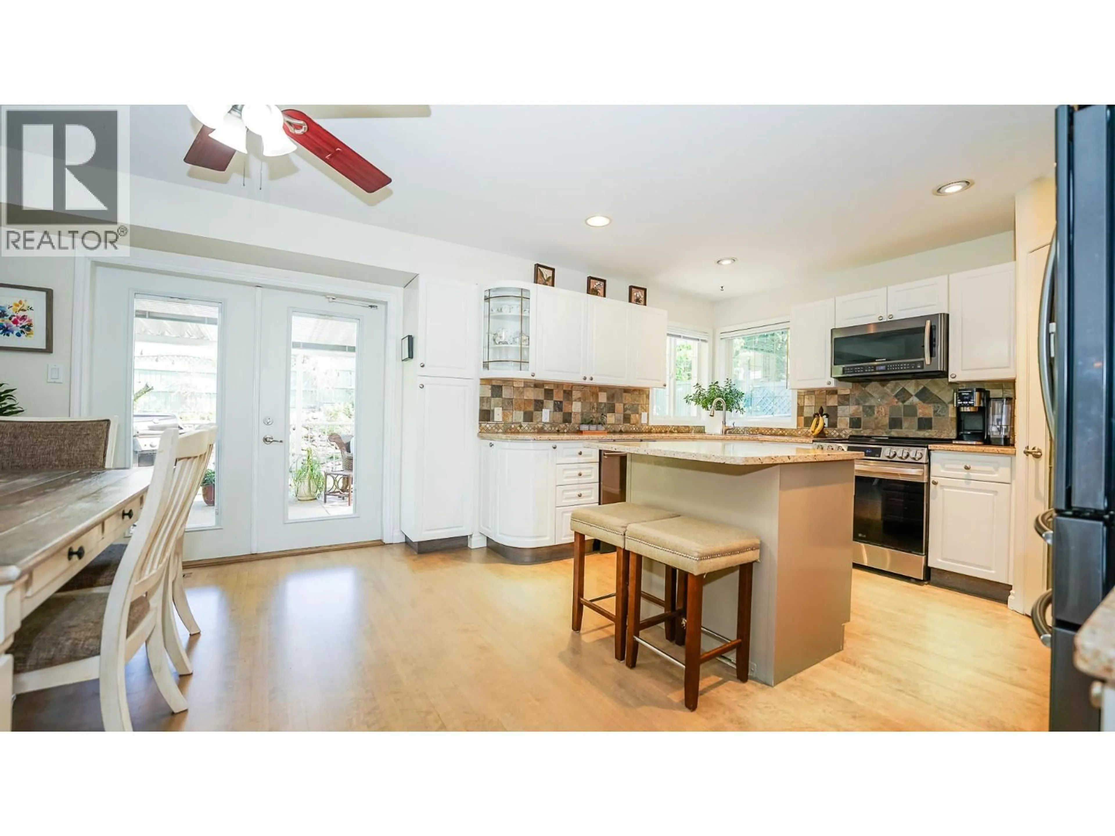Open concept kitchen, unknown for 975 MT BEAVEN COURT, Vernon British Columbia V1B2Y8