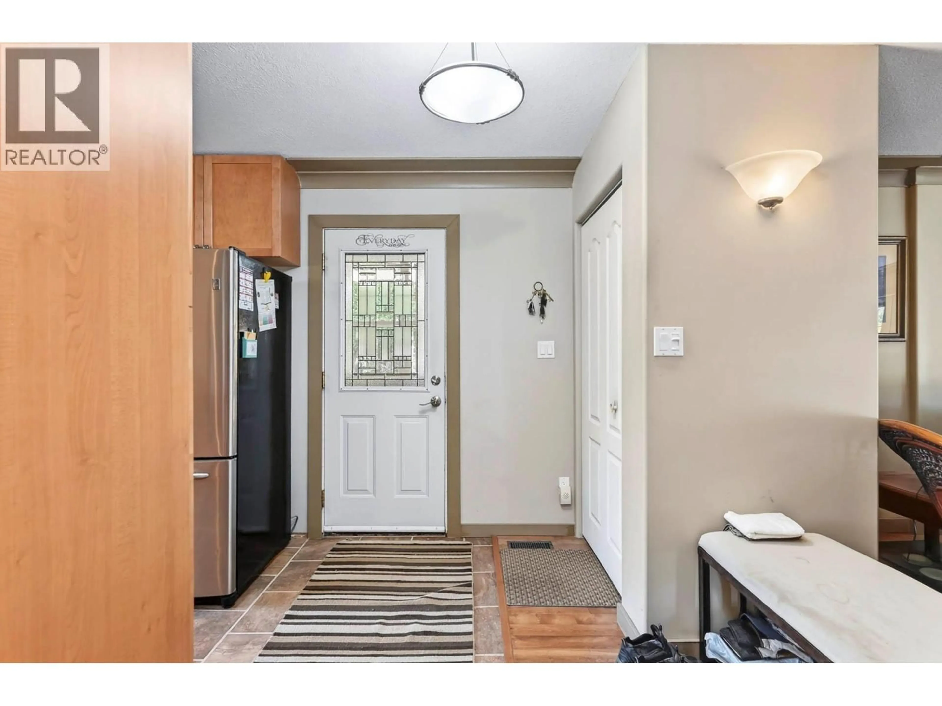 Indoor entryway for 889 ELDER ROAD, Kamloops British Columbia V2B6K9