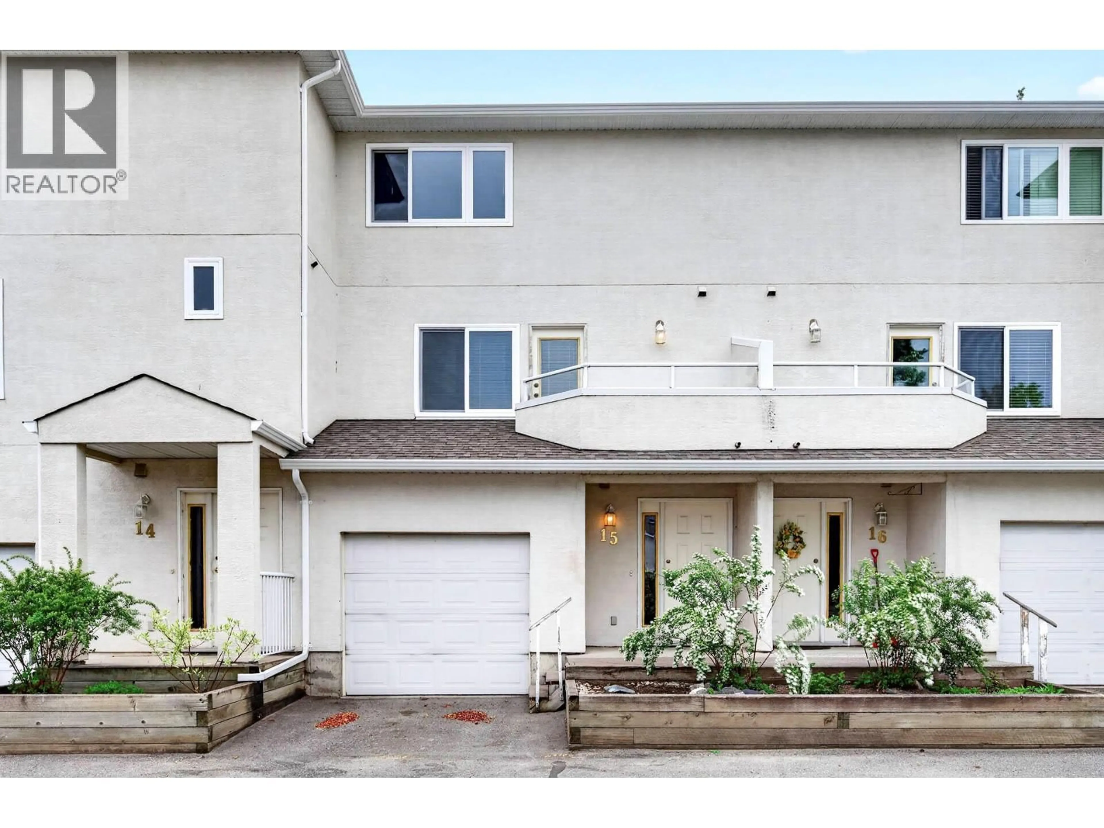 Home with vinyl exterior material, street for 15 - 2050 QU'APPELLE BOULEVARD, Kamloops British Columbia V2E2R4