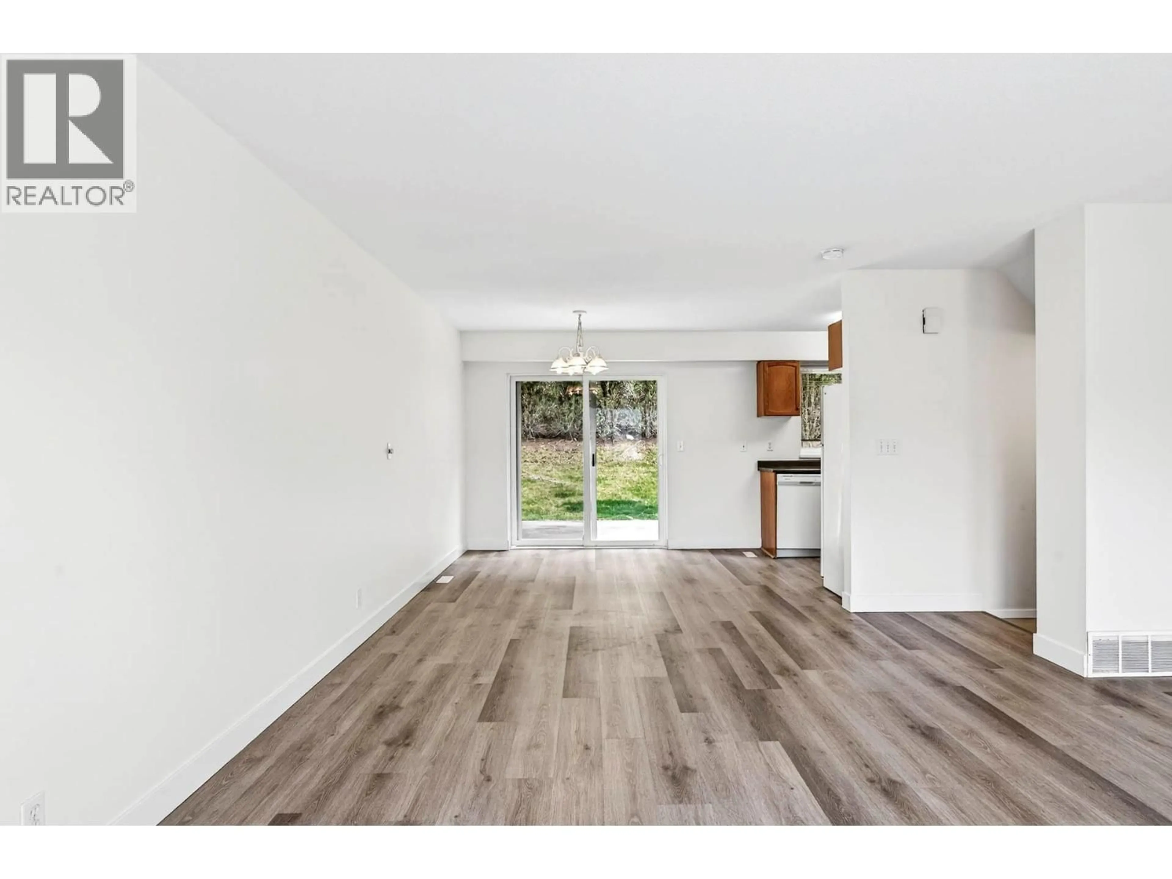 A pic of a room for 15 - 2050 QU'APPELLE BOULEVARD, Kamloops British Columbia V2E2R4