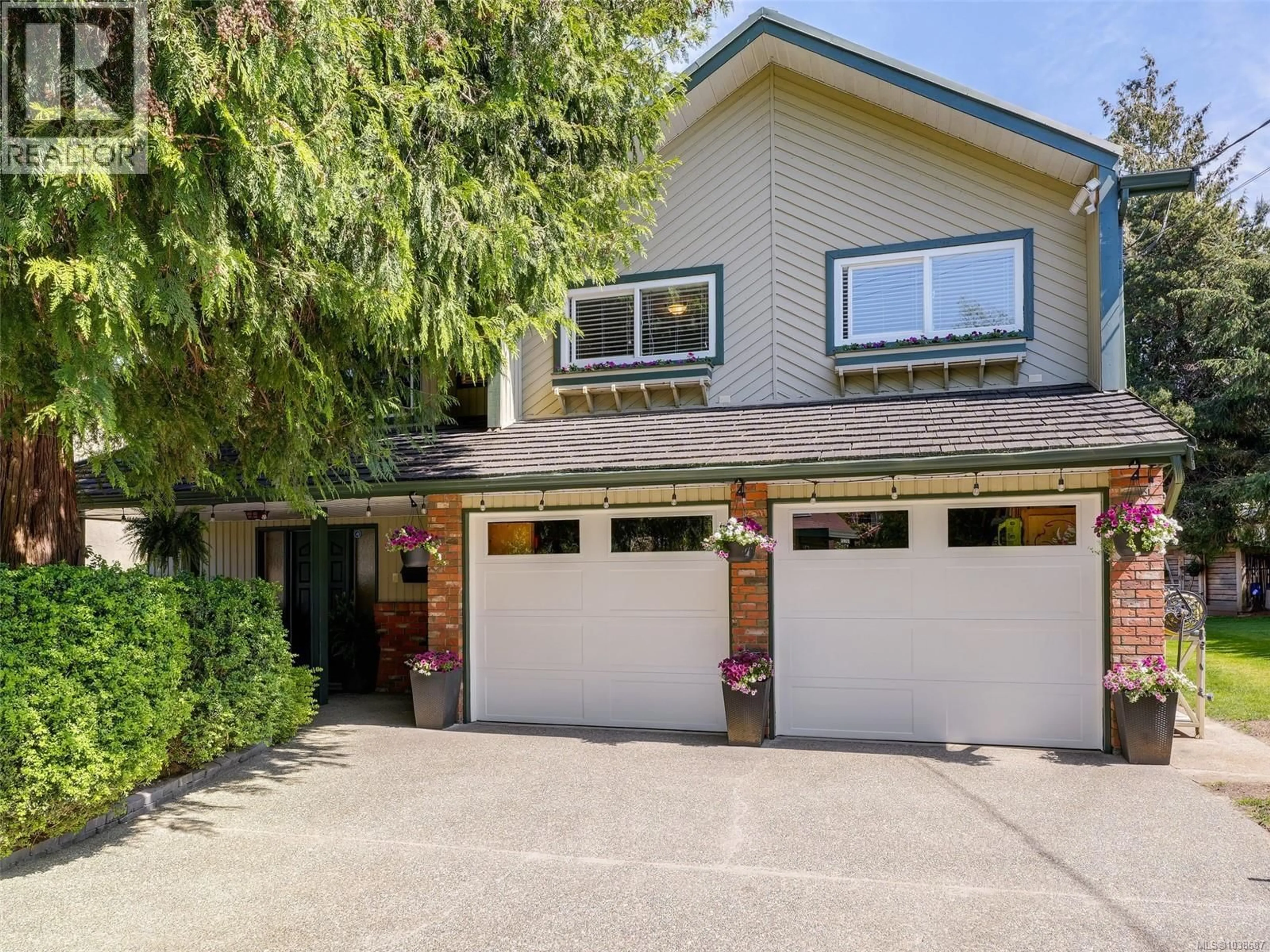 Home with vinyl exterior material, street for 3369 ST. TROY PLACE, Colwood British Columbia V9C3J3