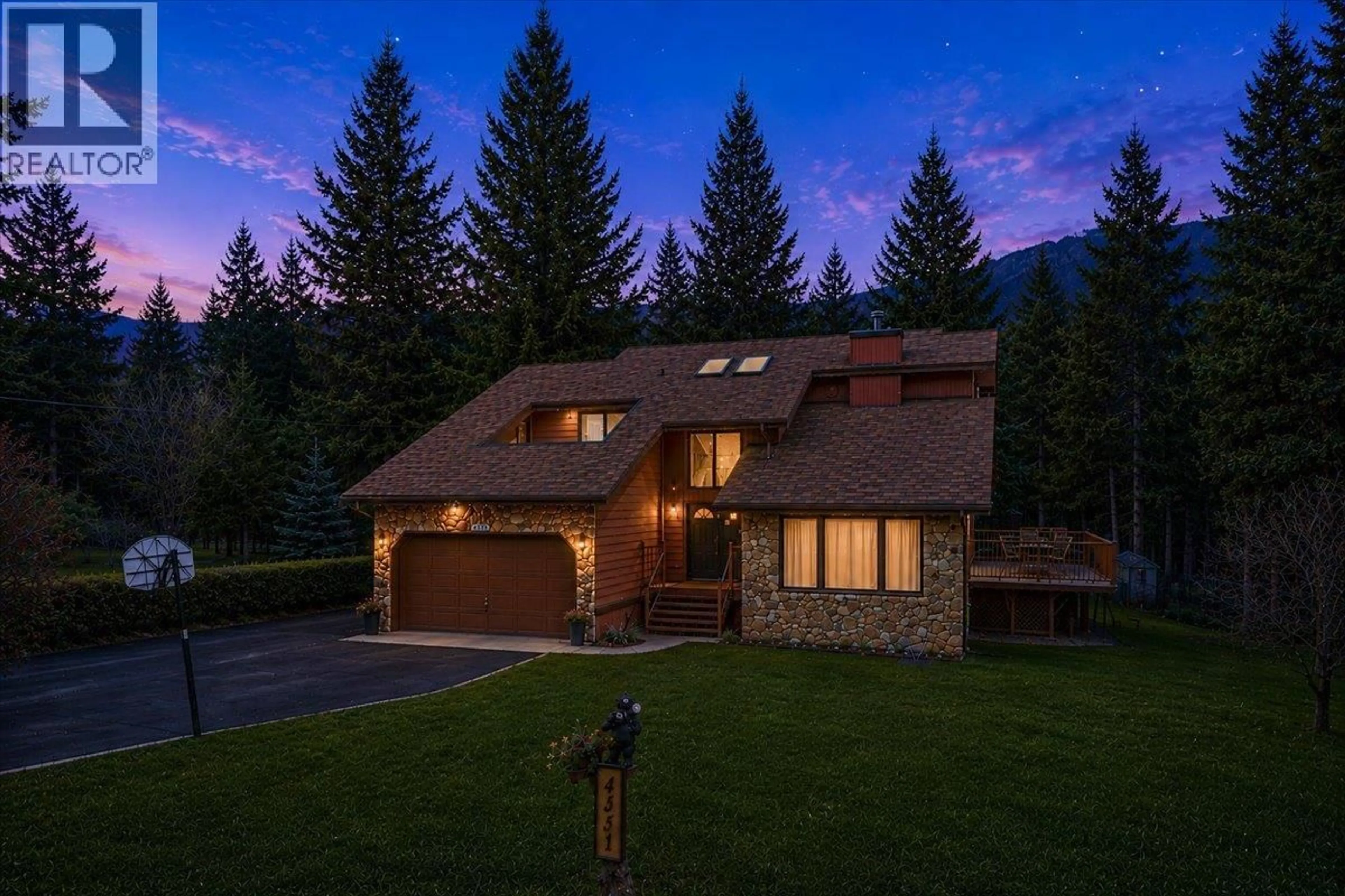 A pic from outside/outdoor area/front of a property/back of a property/a pic from drone, mountain view for 4551 COLUMBIA VIEW ROAD, Fairmont Hot Springs British Columbia V0B1L2